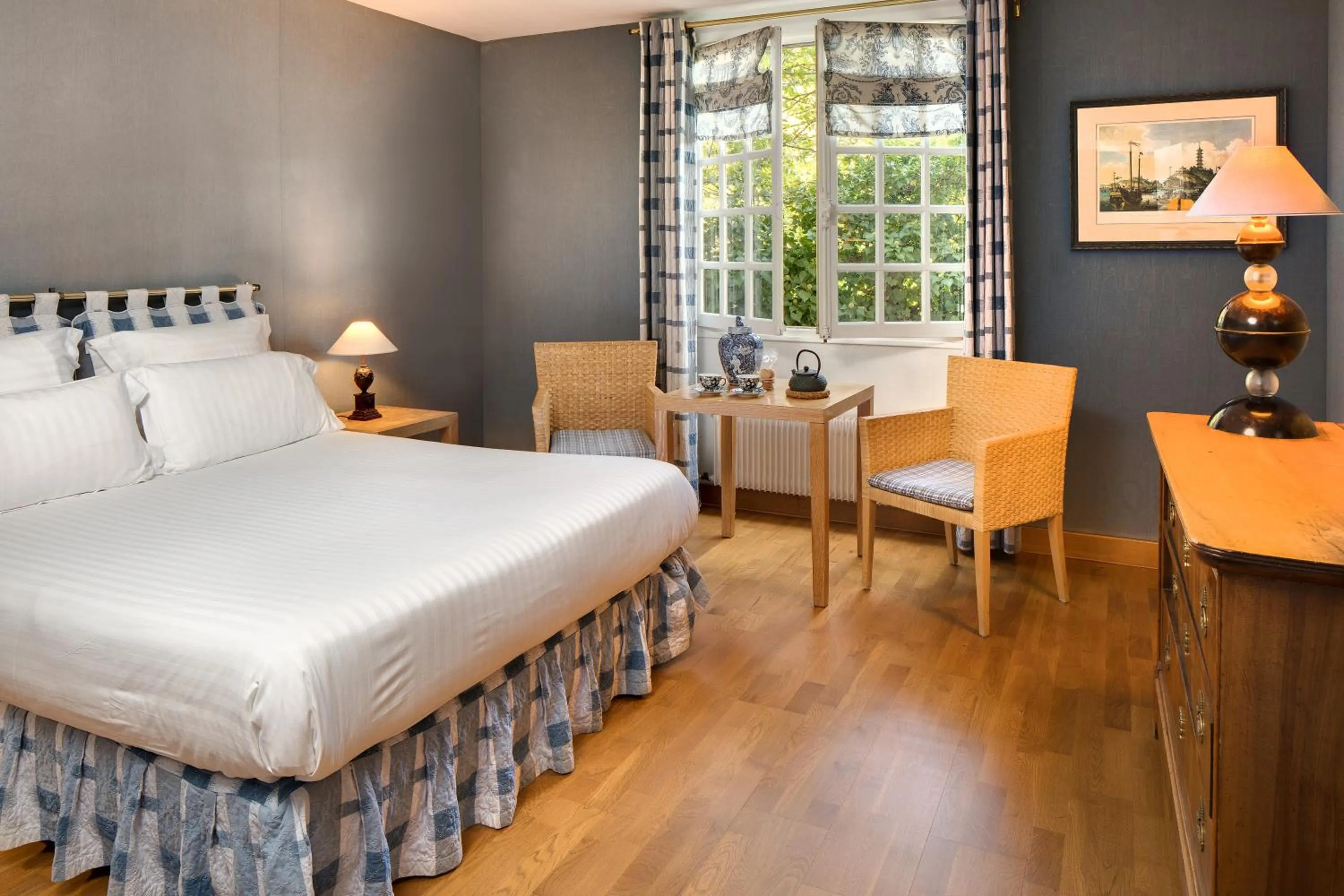 Property building, Bed in CAZAUDEHORE Hôtel Restaurant Gastronomique Terrasse et Jardins