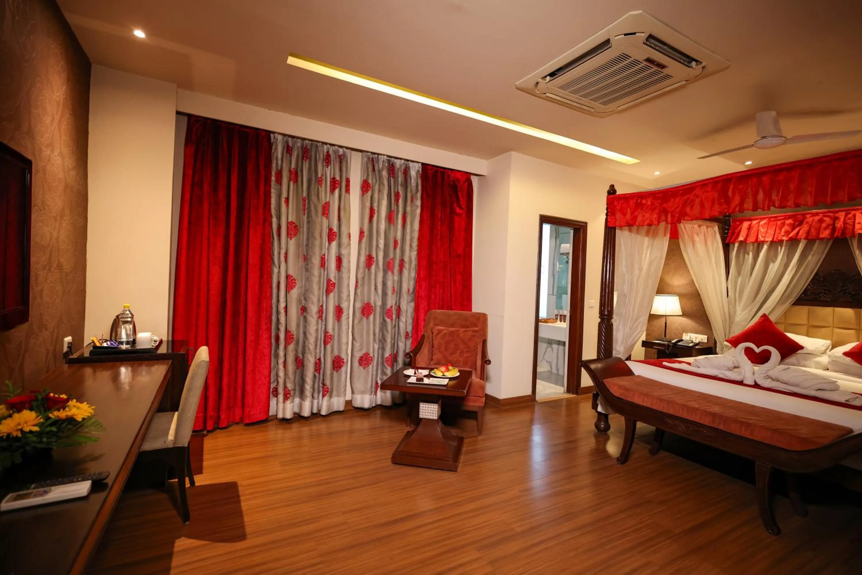 Bedroom, Bed in Godwin Meerut