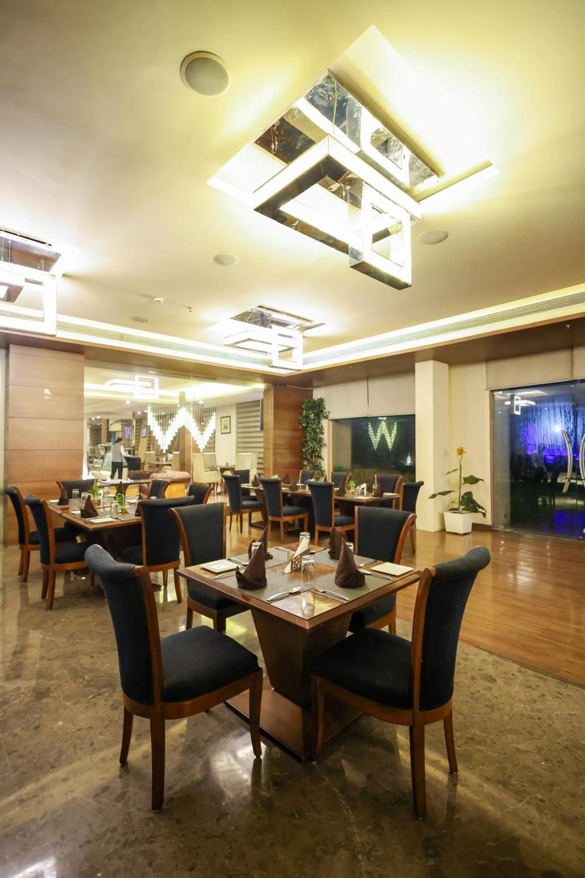 Restaurant/places to eat in Godwin Meerut