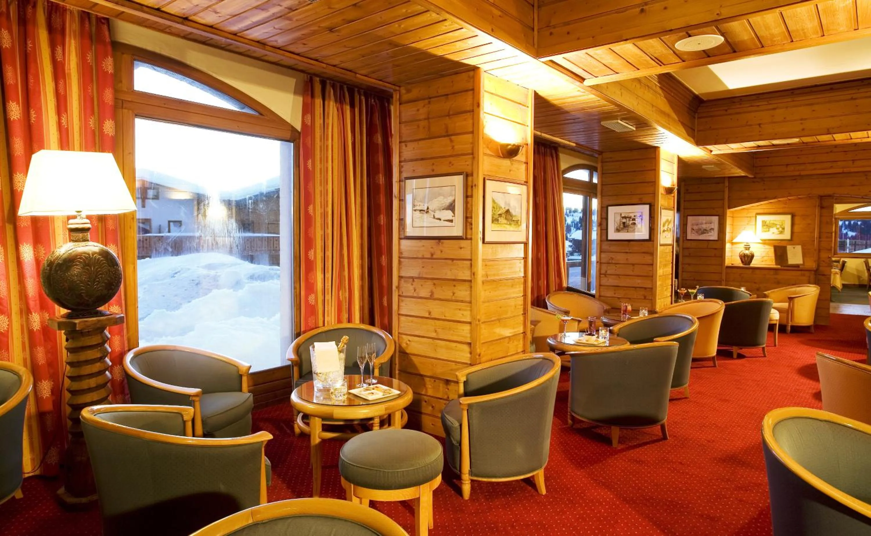 Lounge or bar in Le Calgary