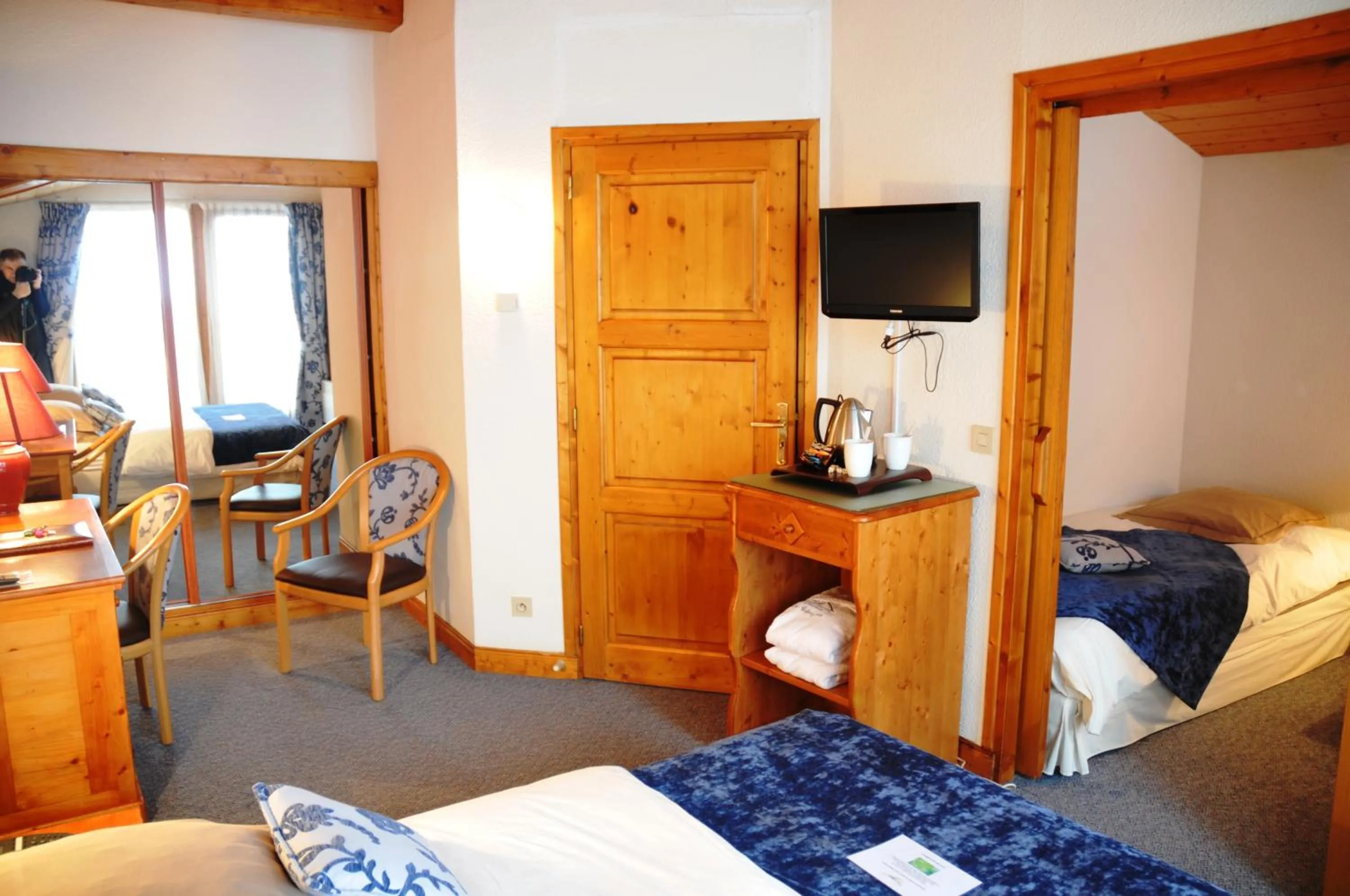 Bedroom, Bed in Le Calgary