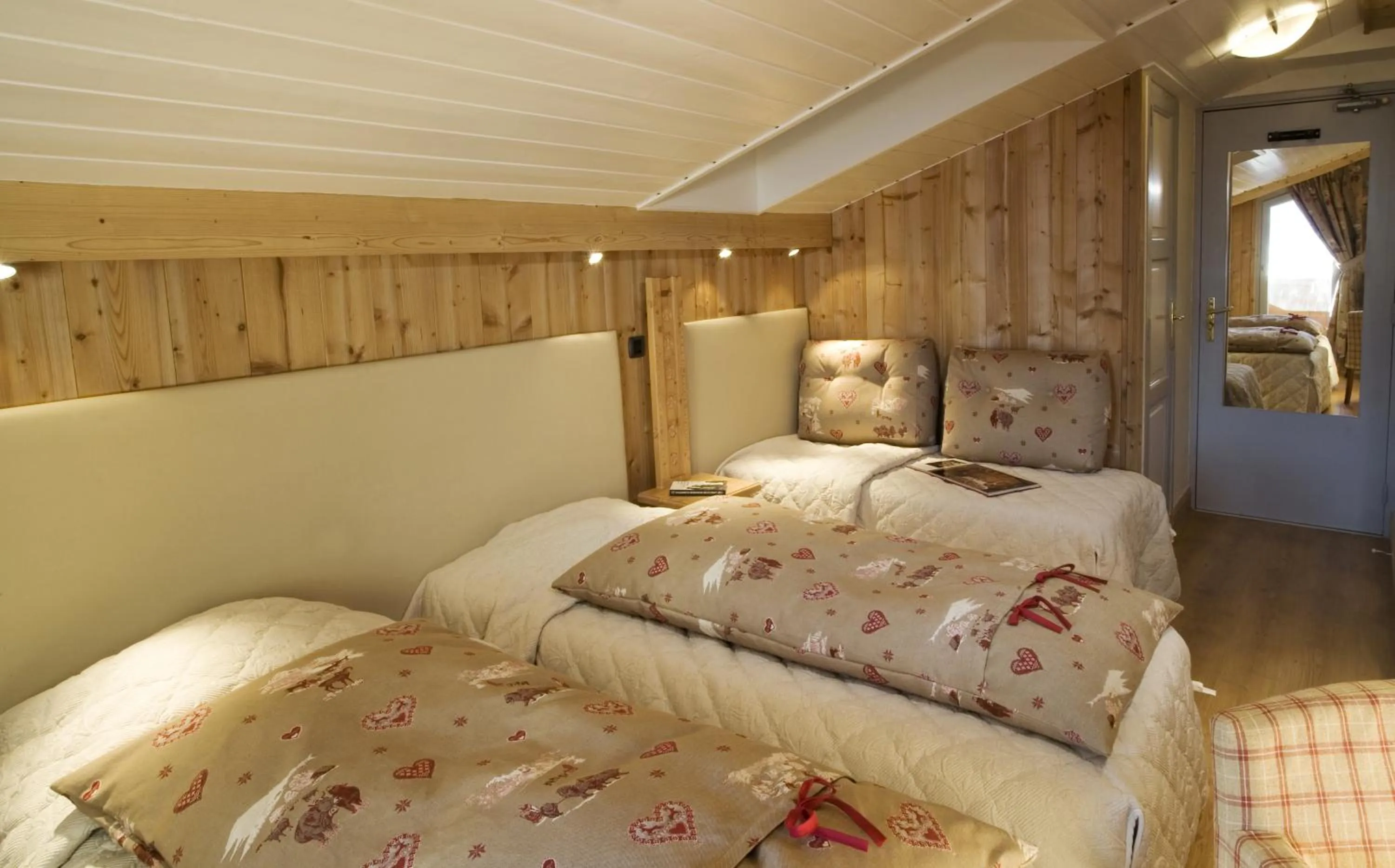 Bedroom, Bed in Le Calgary