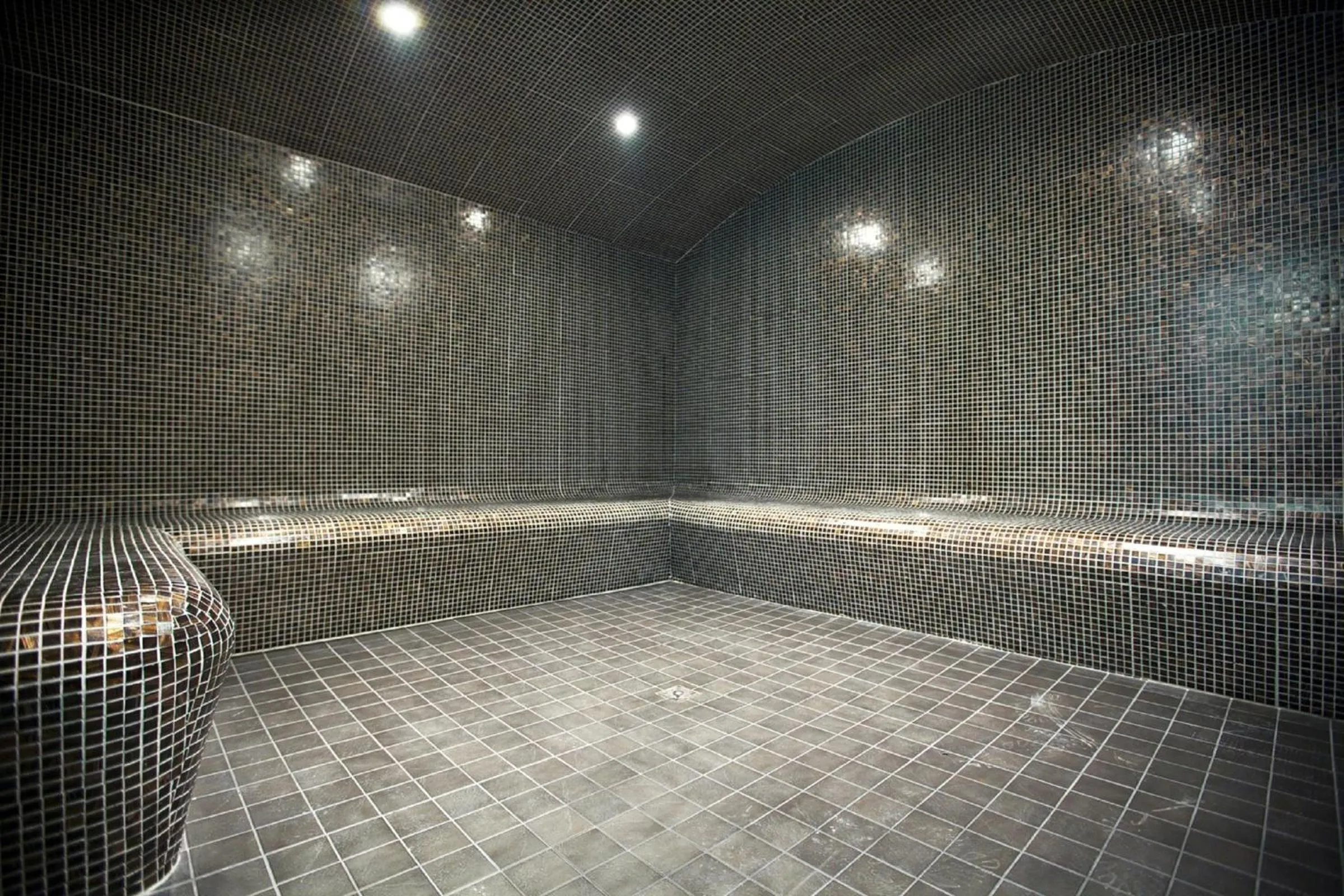 Spa and wellness centre/facilities in Le Calgary