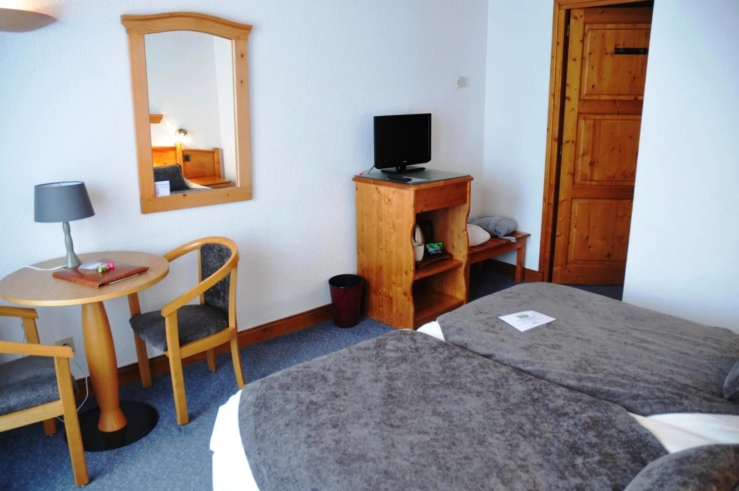 Bedroom, Bed in Le Calgary