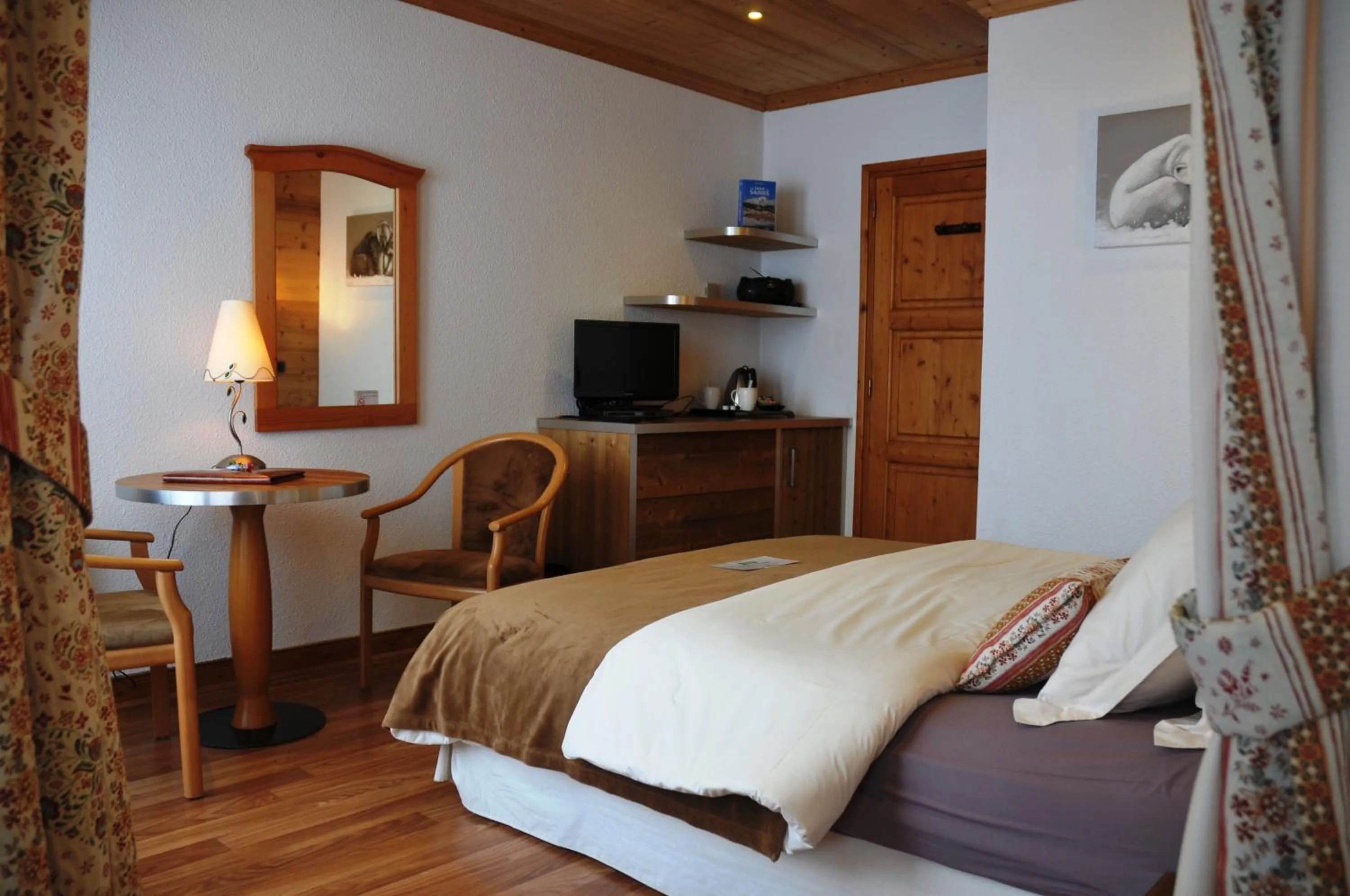 Bedroom, Bed in Le Calgary