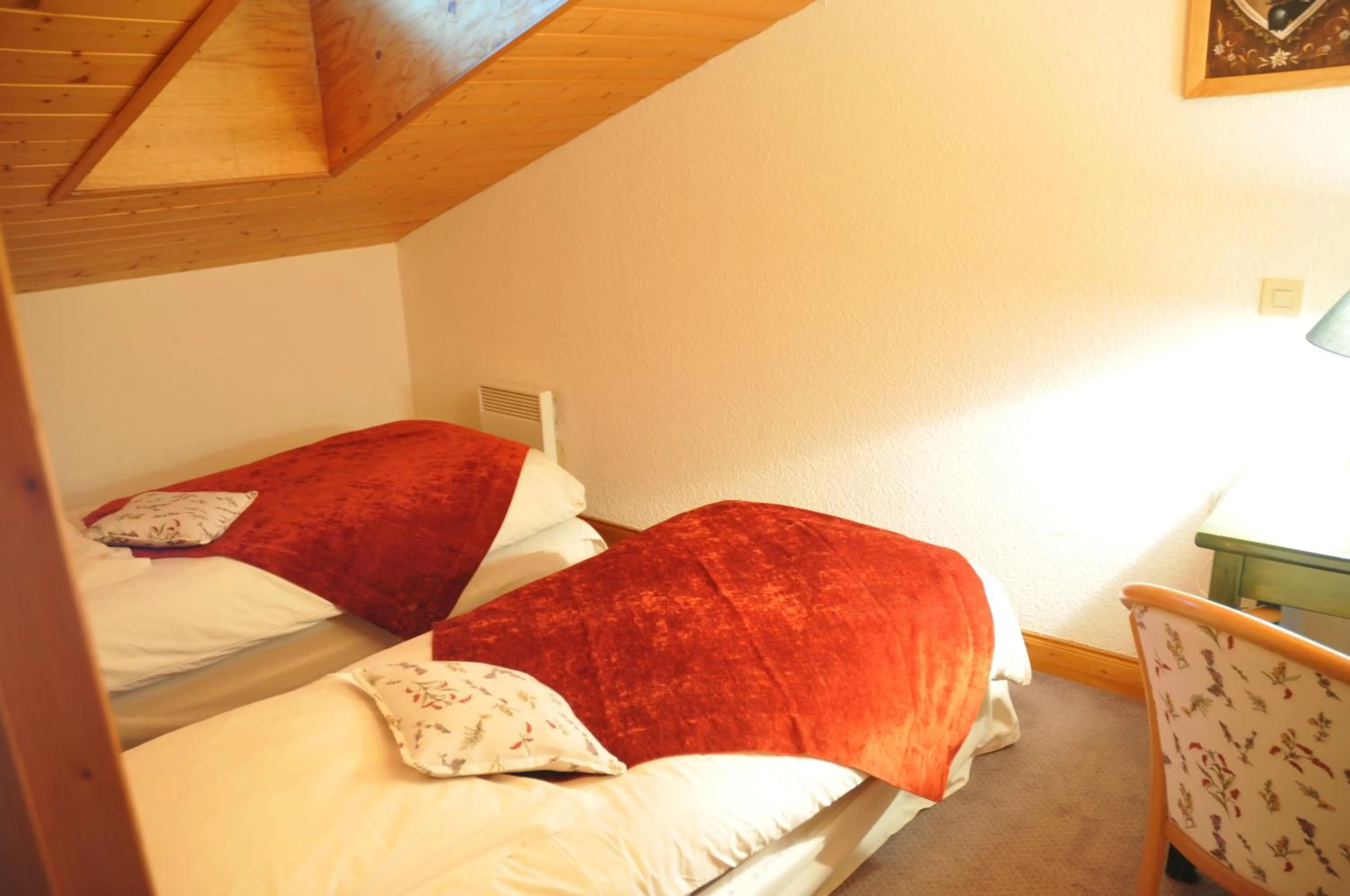 Bedroom, Bed in Le Calgary