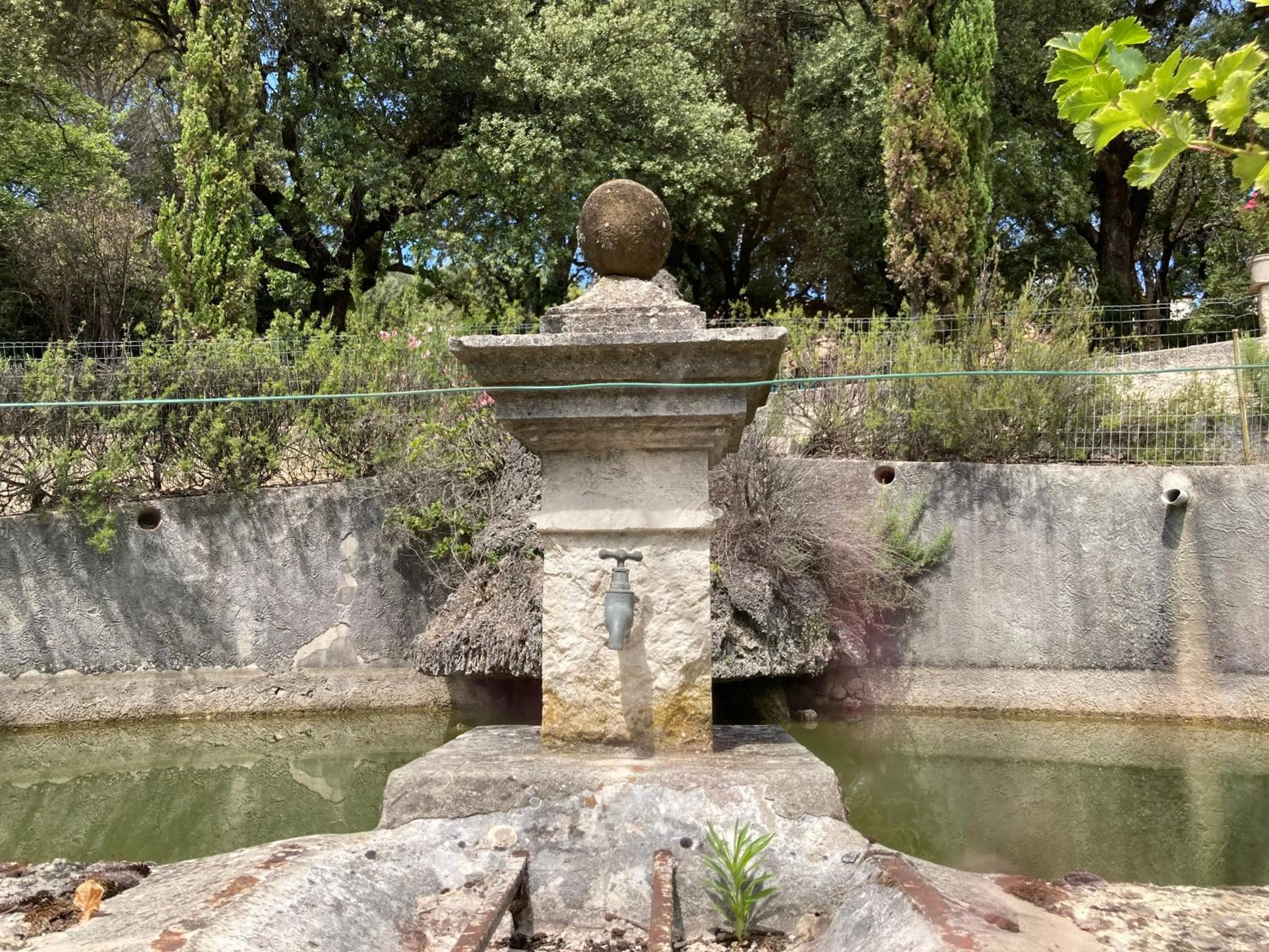 Suite Royale- SPA - Jacuzzi - Sauna - Massage - 2 Double Rooms - 4 SAISONS - Piscine Chauffée Toute l'année - POOL VIEW - Heated POOL -800m City Centre