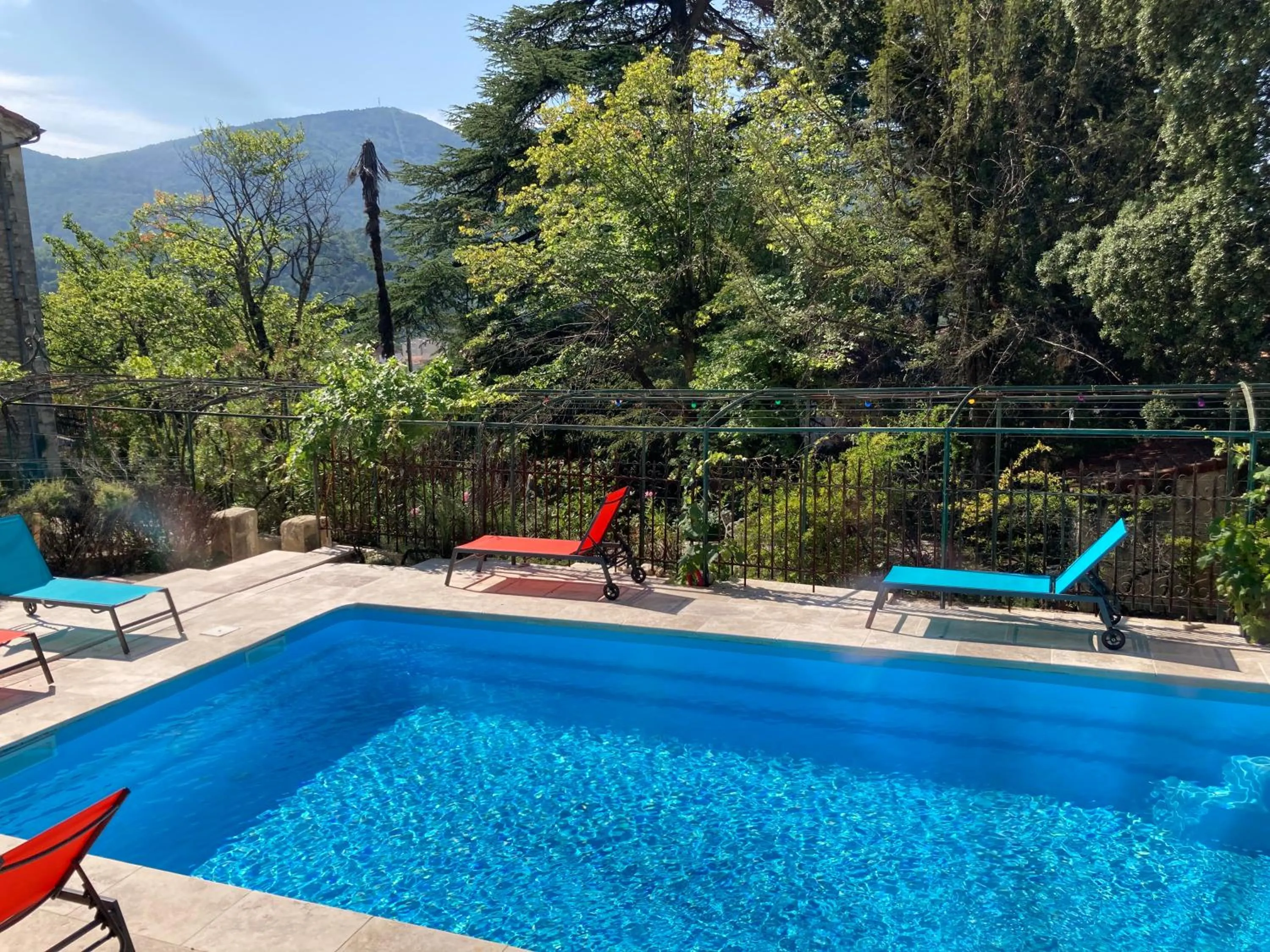 Swimming pool in Suite Royale- SPA - Jacuzzi - Sauna - Massage - 2 Double Rooms - 4 SAISONS - Piscine Chauffée Toute l'année - POOL VIEW - Heated POOL -800m City Centre