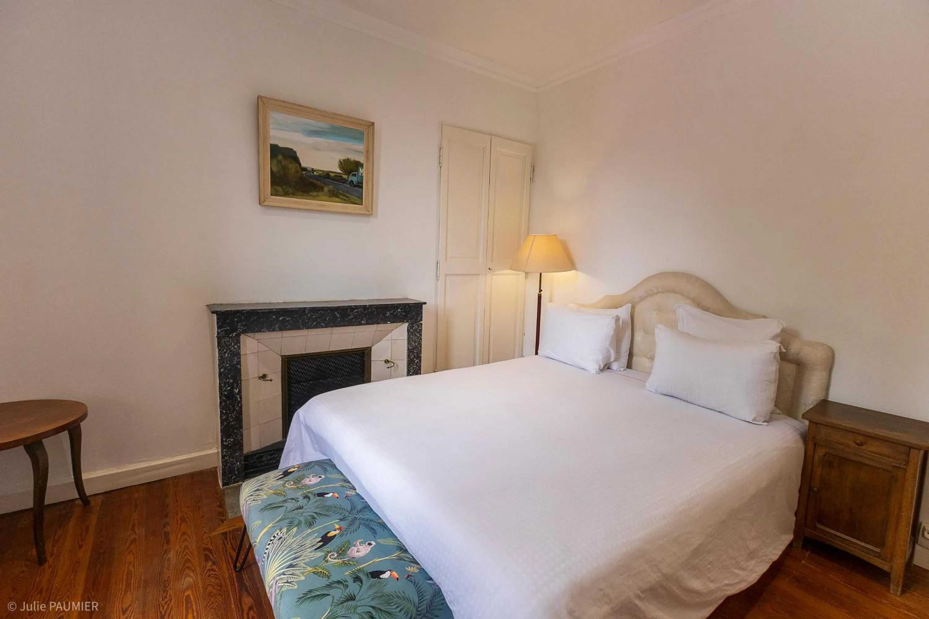 Bed in Suite Royale- SPA - Jacuzzi - Sauna - Massage - 2 Double Rooms - 4 SAISONS - Piscine Chauffée Toute l'année - POOL VIEW - Heated POOL -800m City Centre