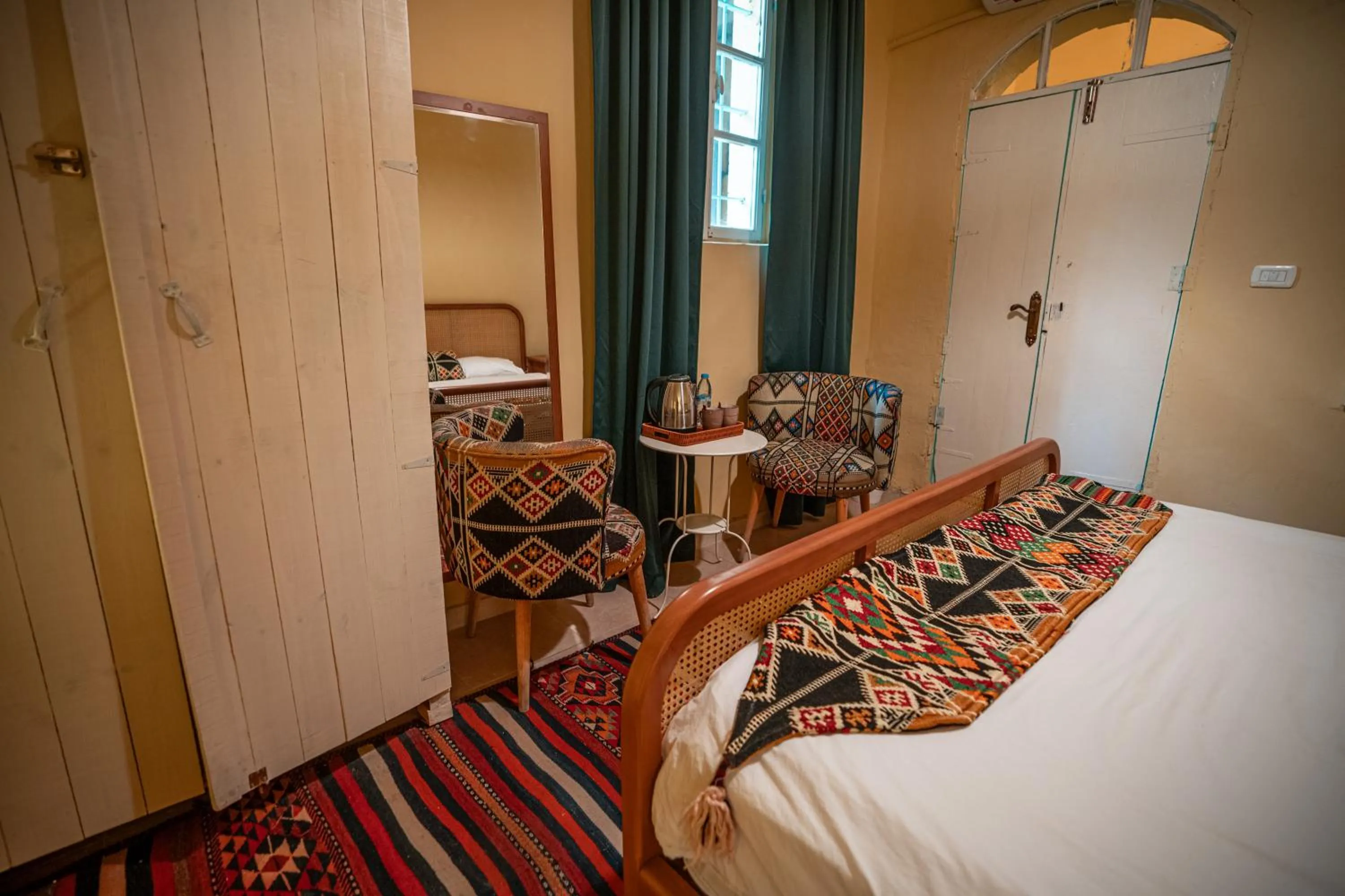 Photo of the whole room, Bed in Jordan Heritage Madhafa