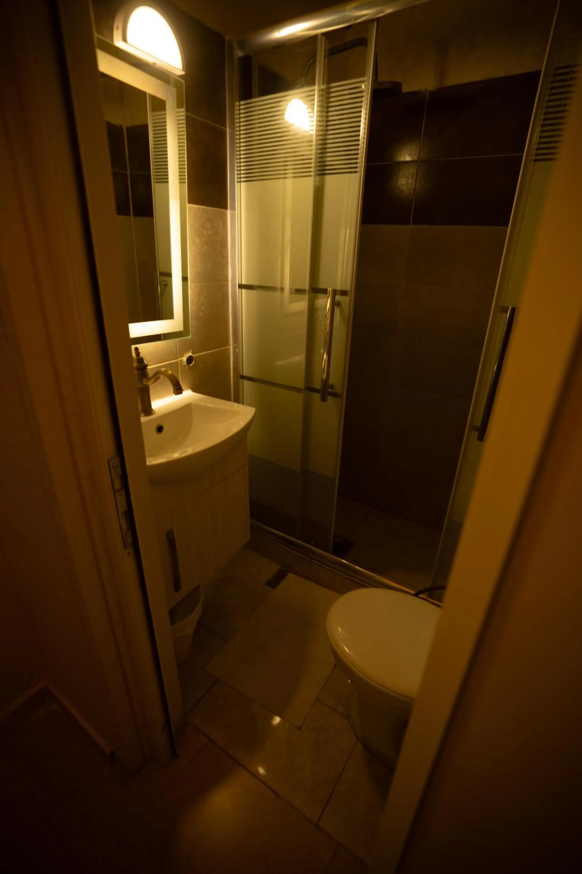 Shower in Jordan Heritage Madhafa