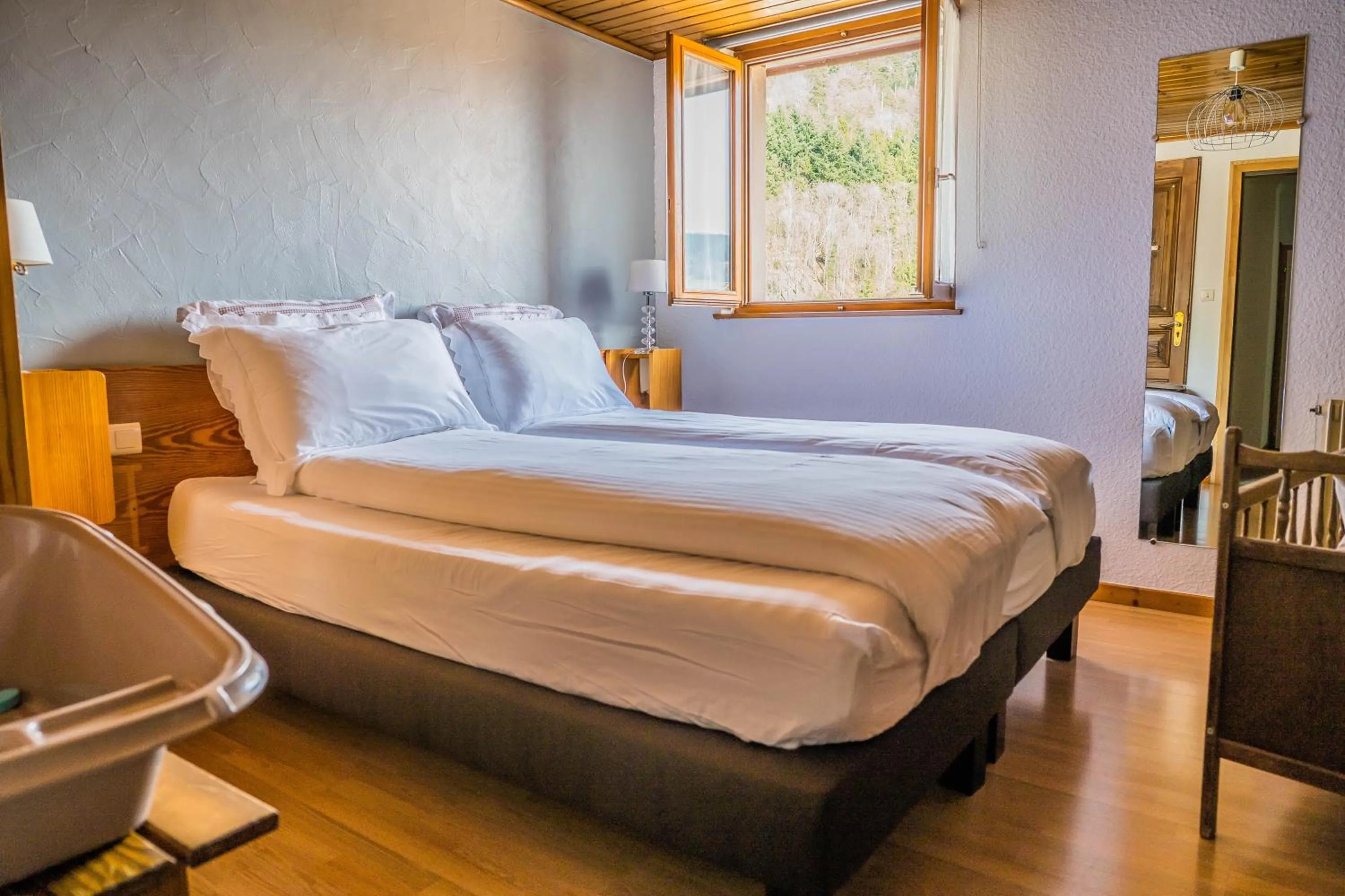 Bed in Hôtel Au Vieux Moulin