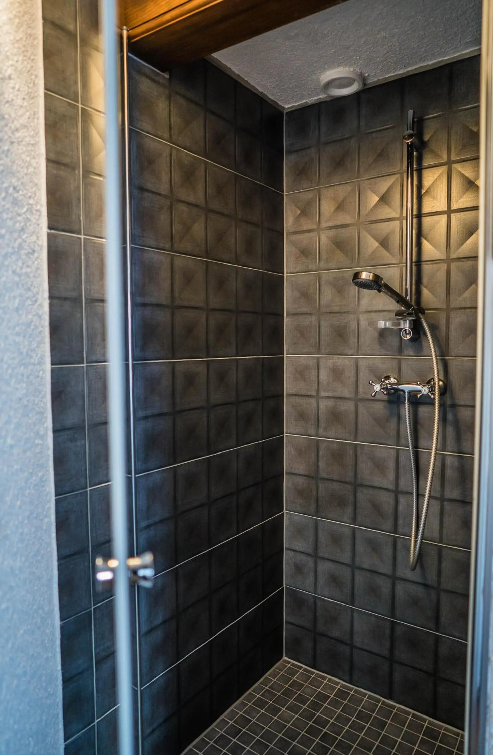 Shower in Hôtel Au Vieux Moulin