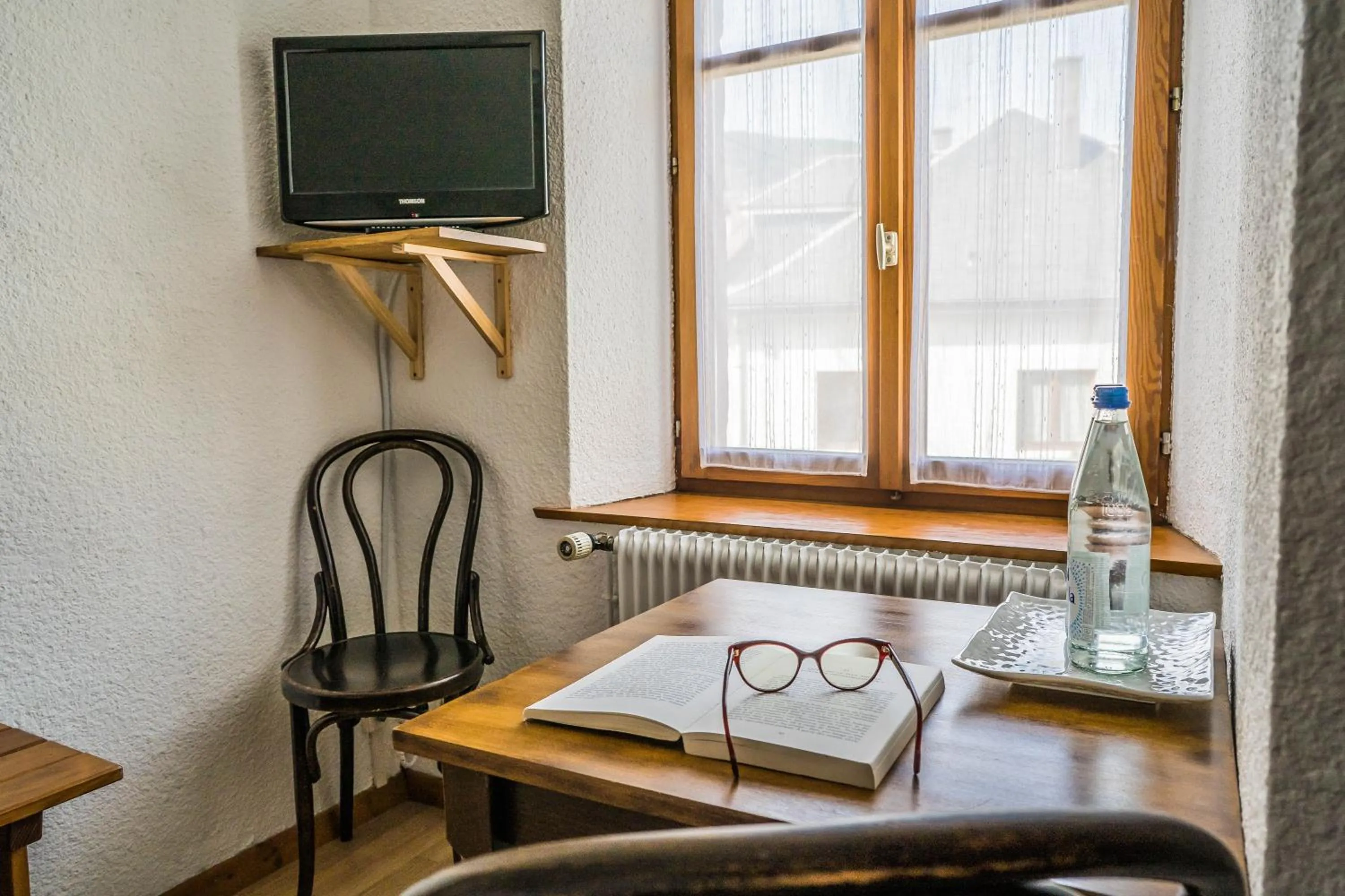 Seating area in Hôtel Au Vieux Moulin