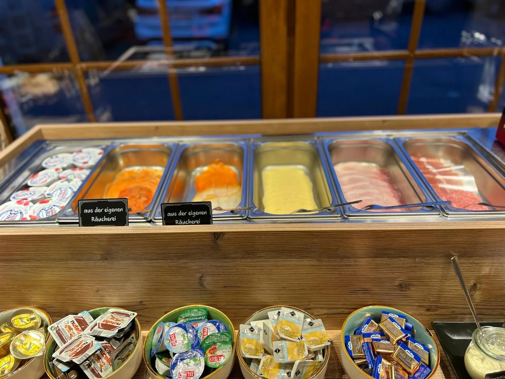 Breakfast in Aal-Kate