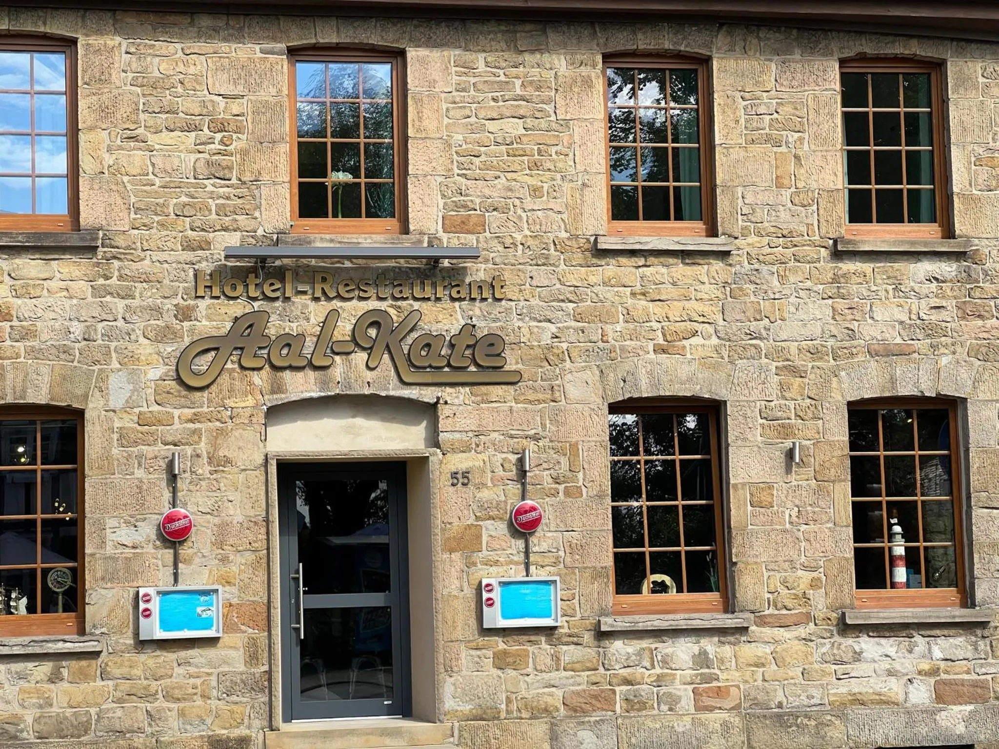 Facade/entrance in Aal-Kate