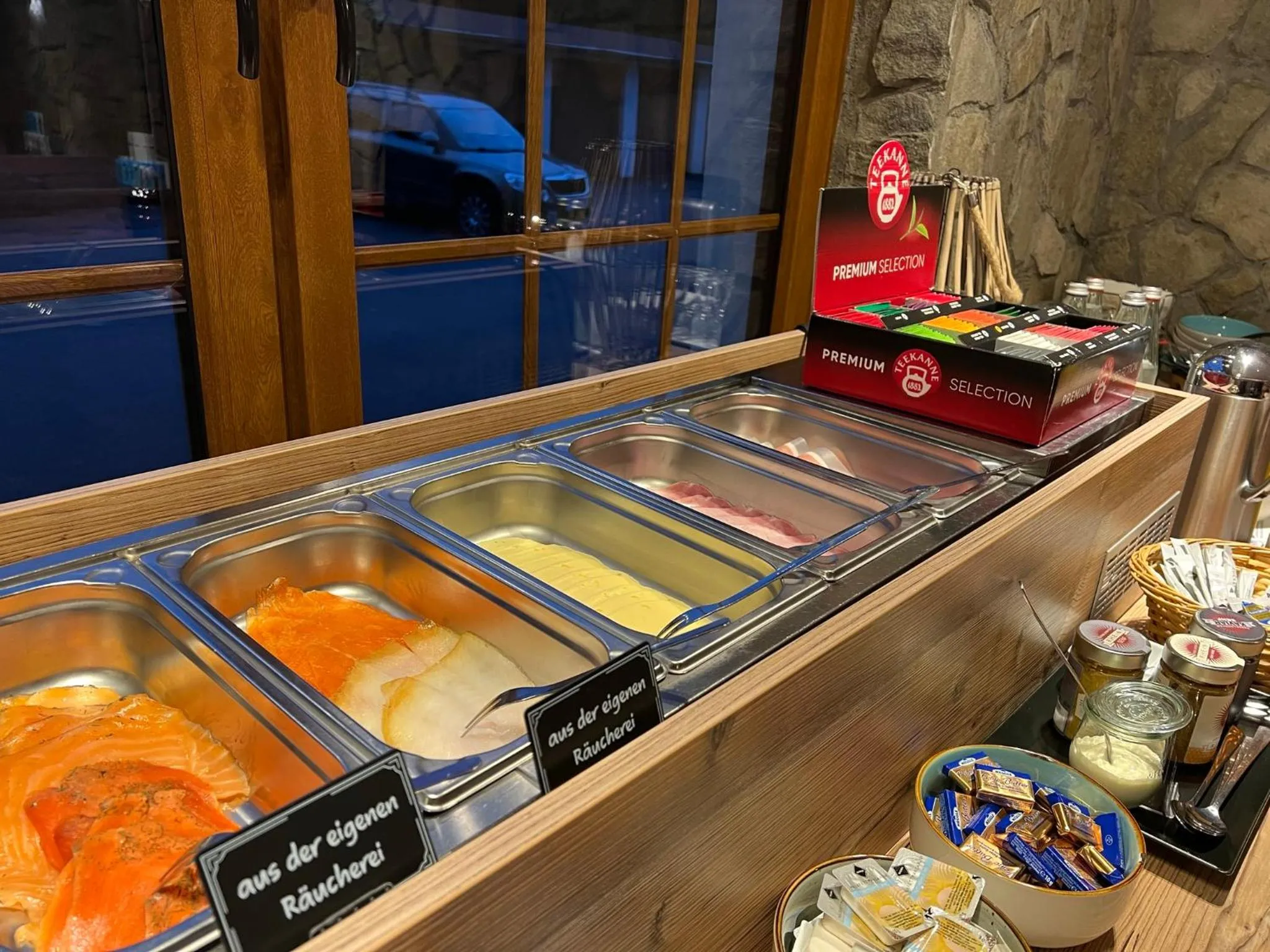 Breakfast in Aal-Kate