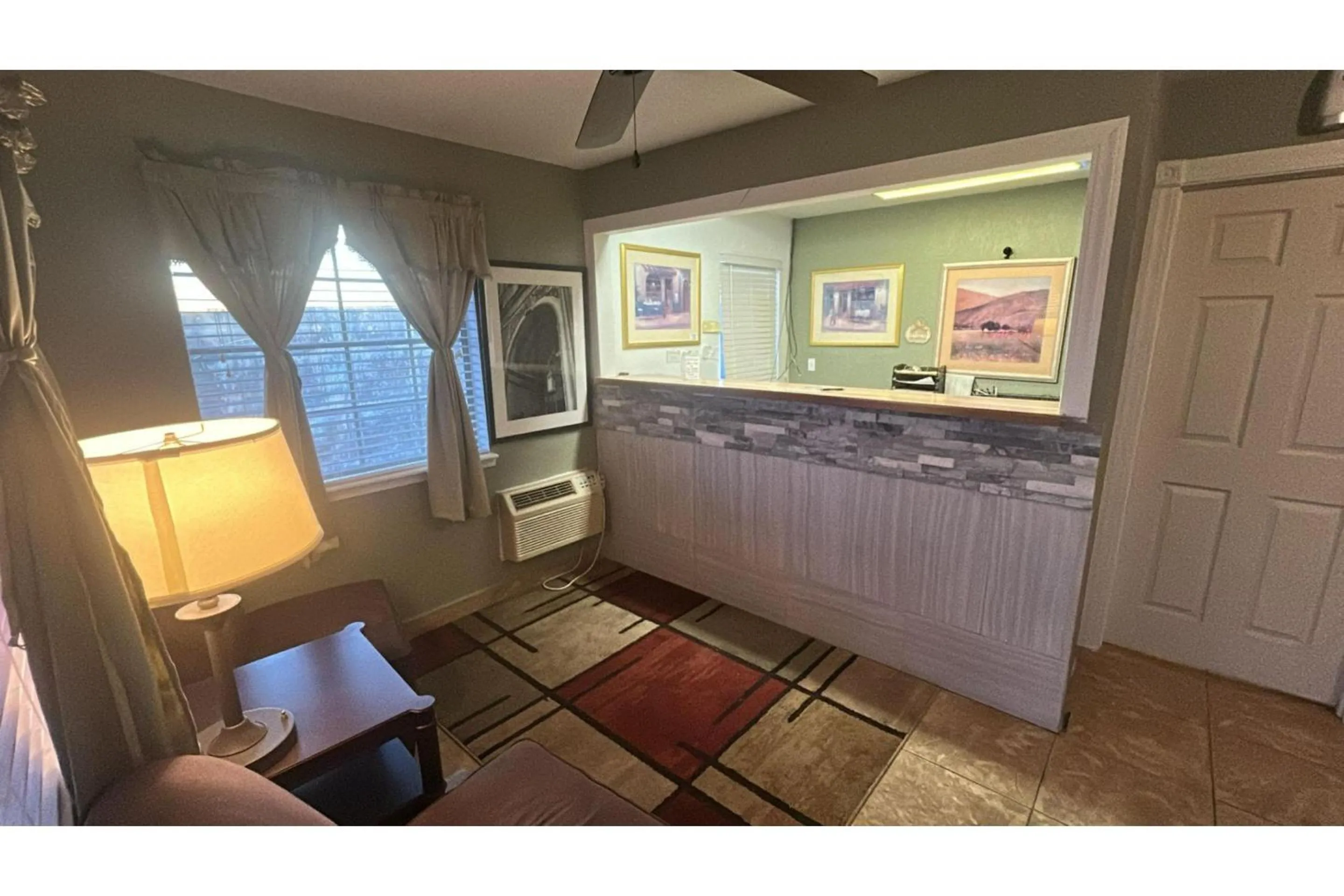 Lobby or reception in HiWay Inn Express Elk City Route 66