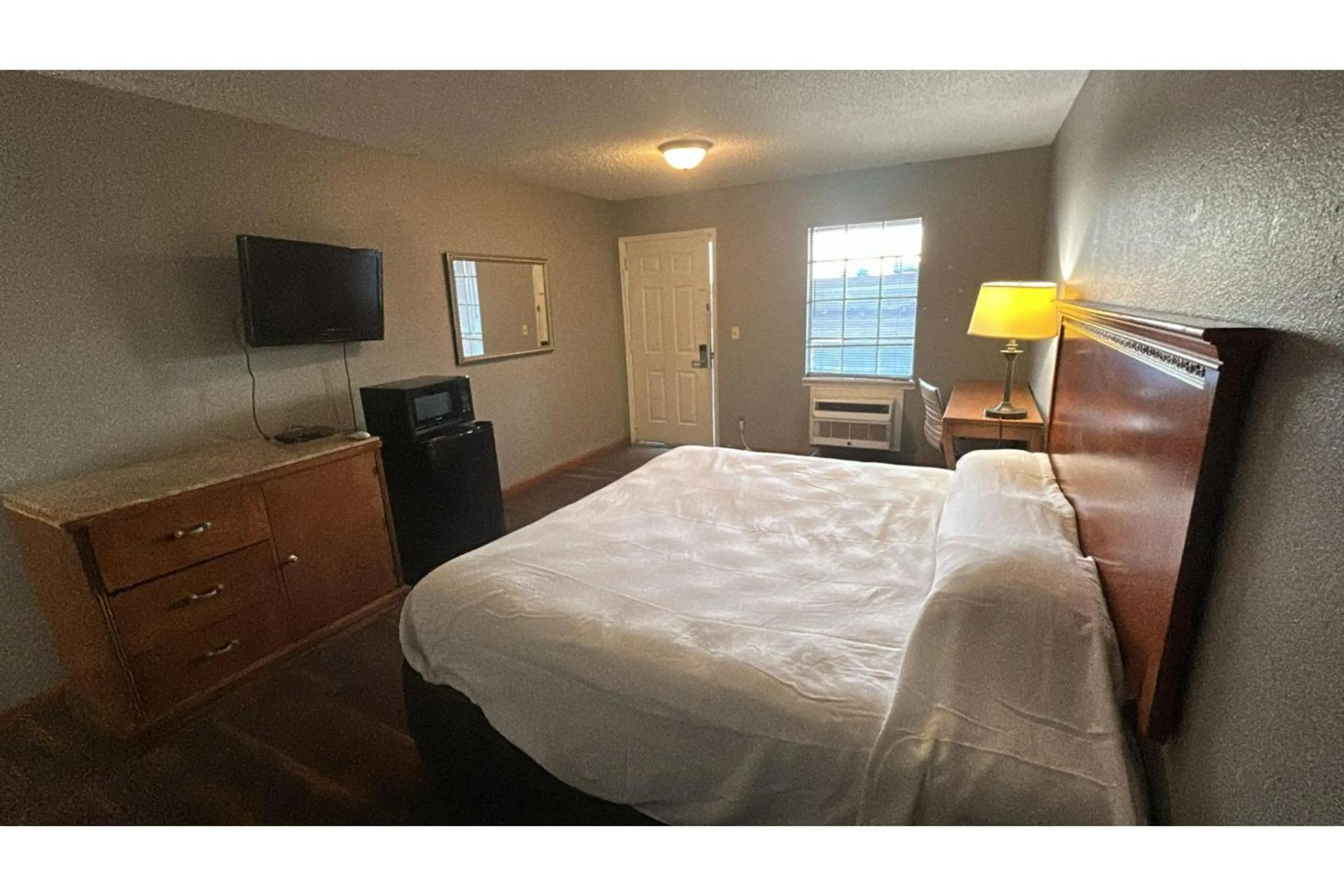 Bedroom, Bed in HiWay Inn Express Elk City Route 66