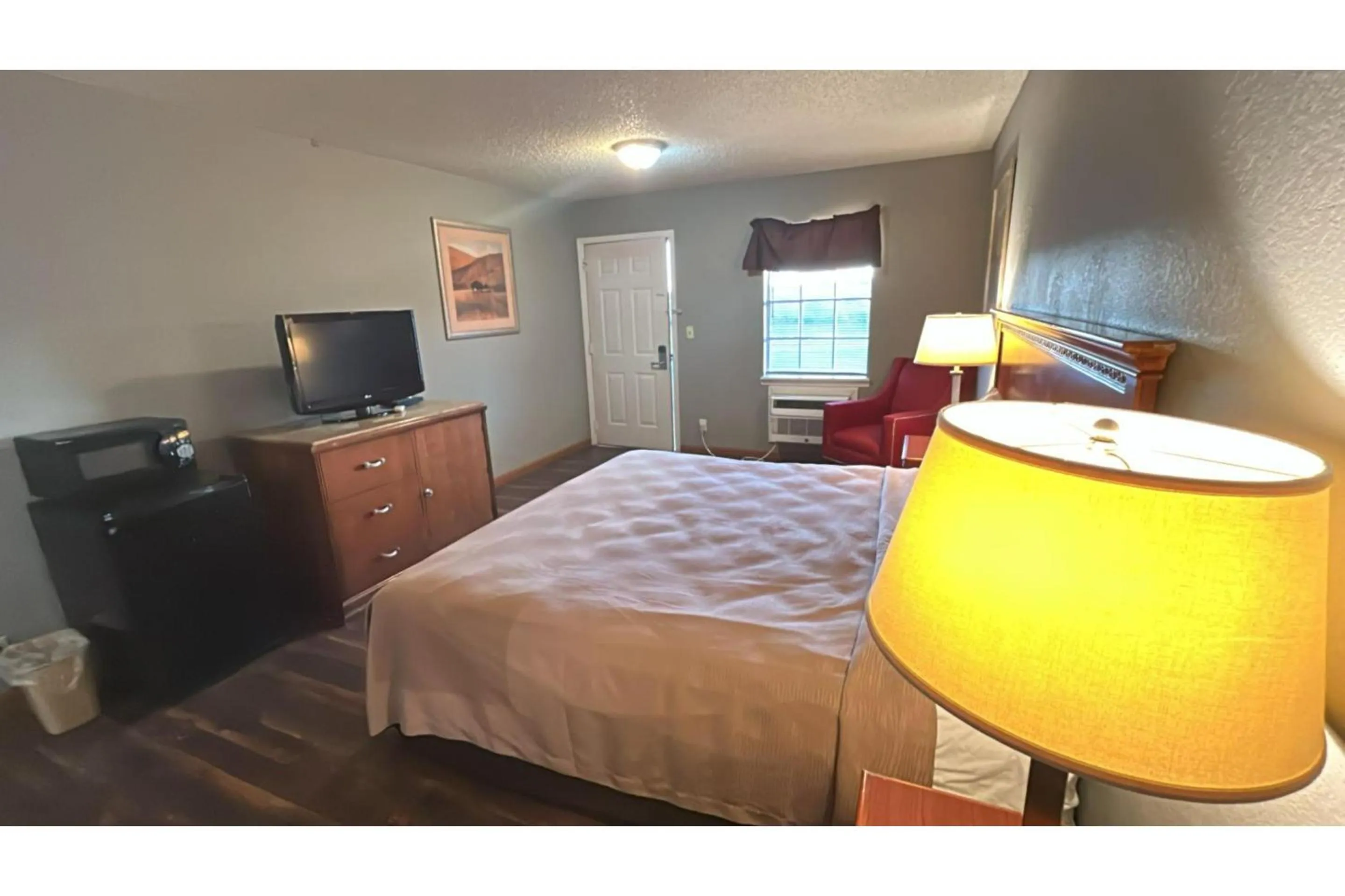 Bedroom, Bed in HiWay Inn Express Elk City Route 66