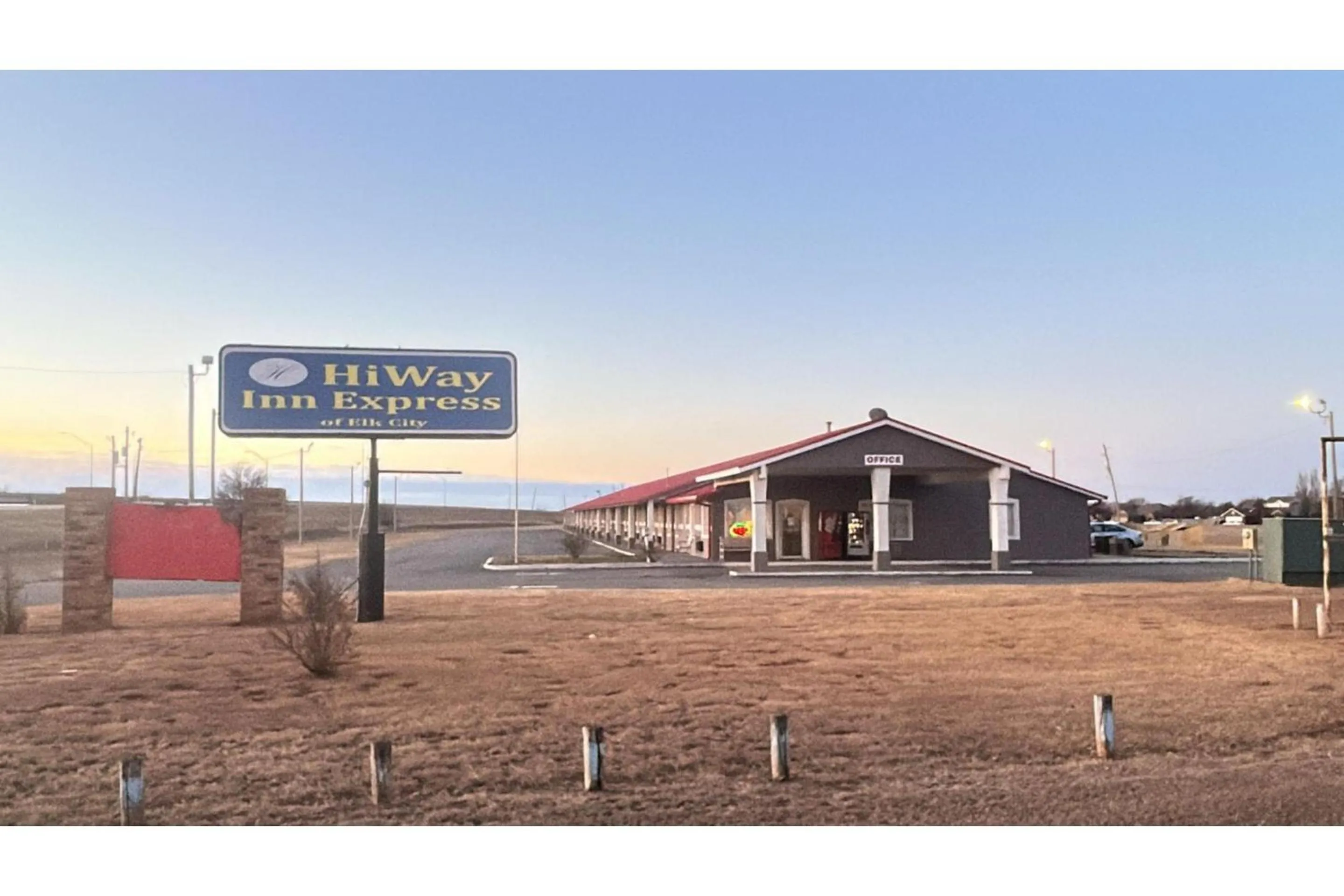 Facade/entrance in HiWay Inn Express Elk City Route 66