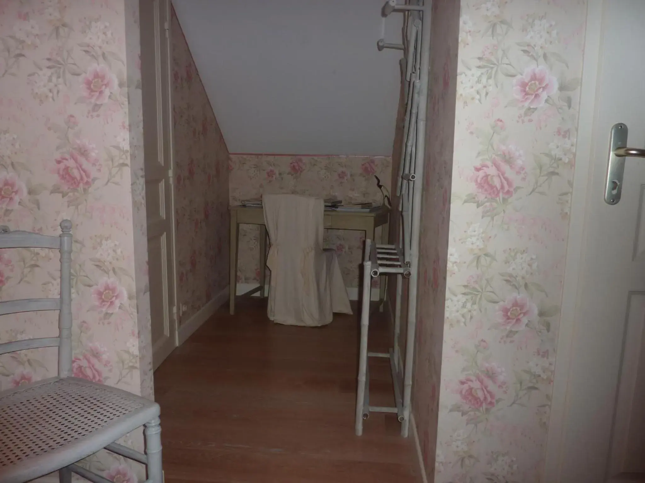 Double Room with Private Bathroom - single occupancy in L'orée du bois Double Room with Private Bathroom - single occupancy in L'orée du bois