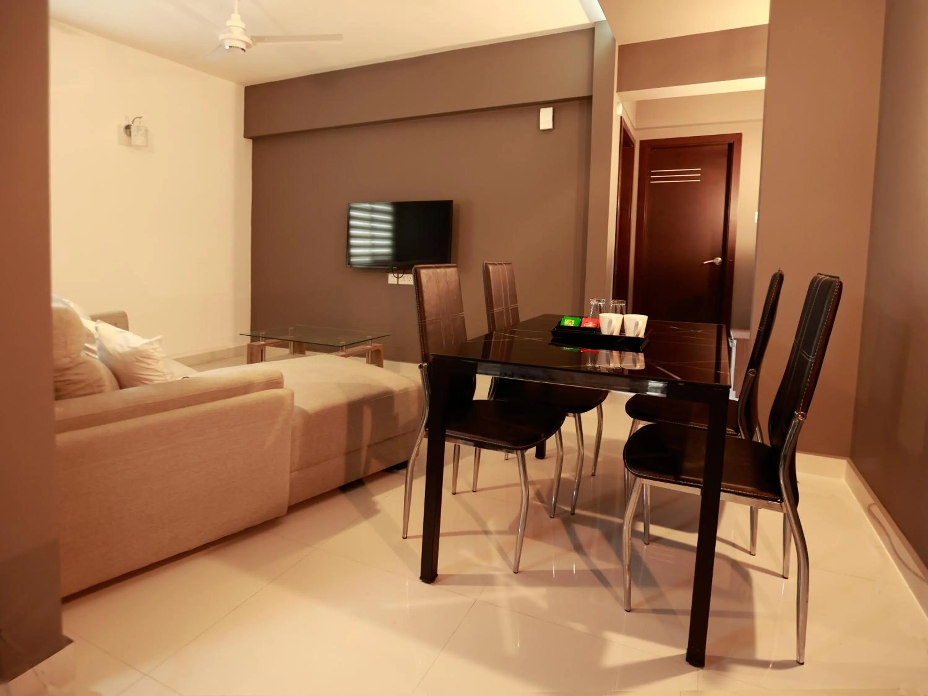 Living room in Transit Suites by GrandWest