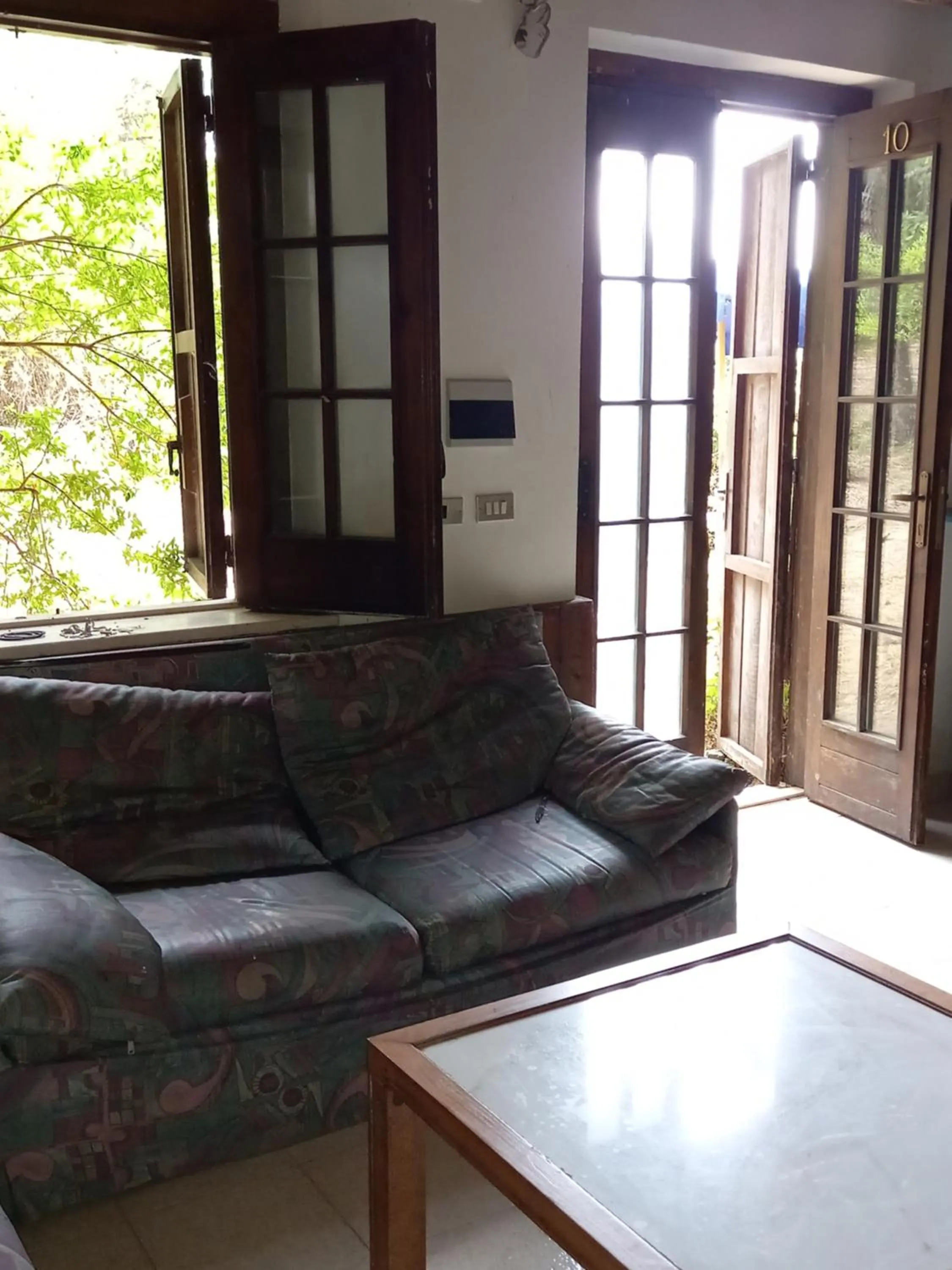 Living room in La casa nel bosco