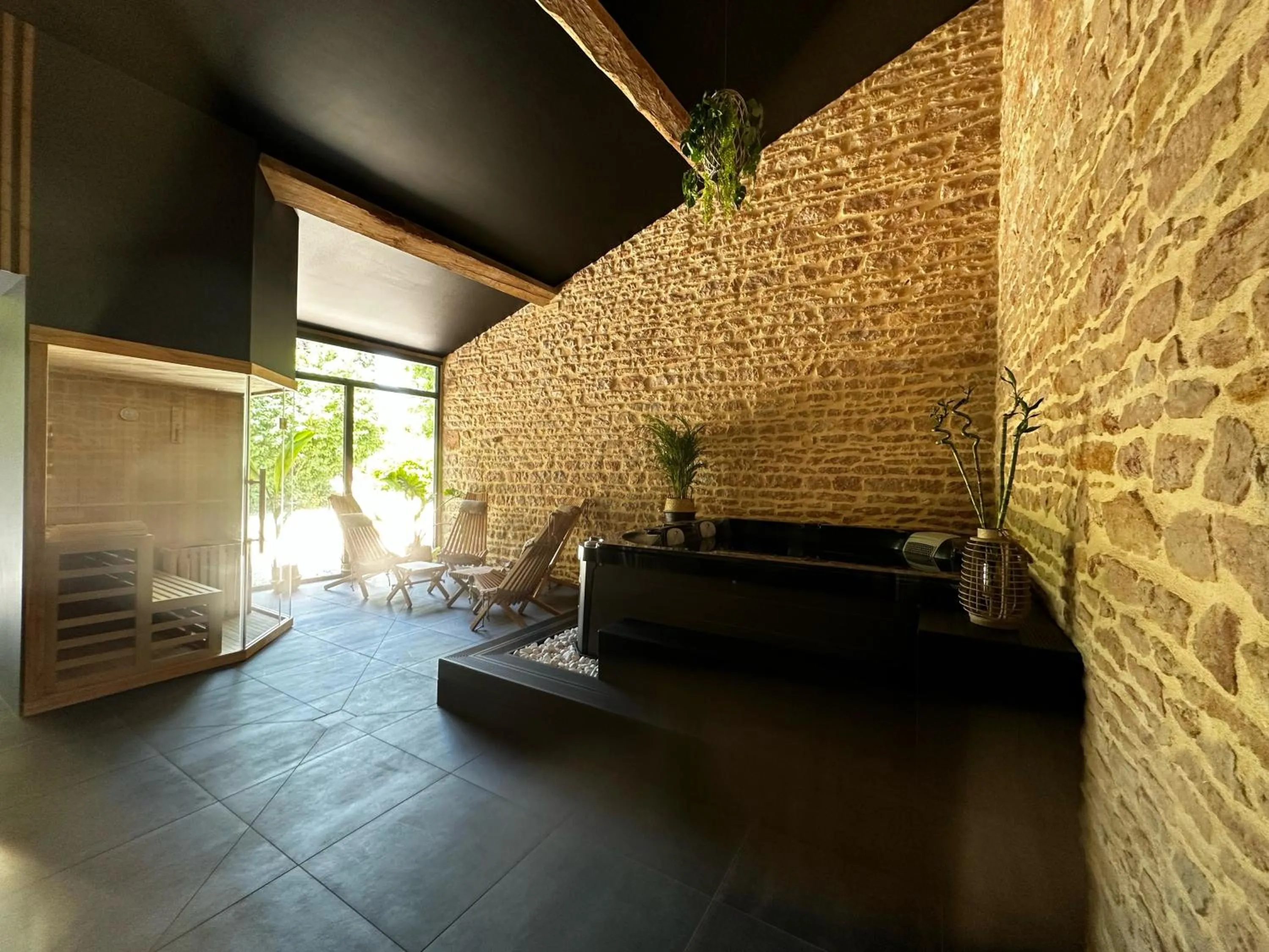 Hot Tub in LE GITE DU CARGE D'ARLAY