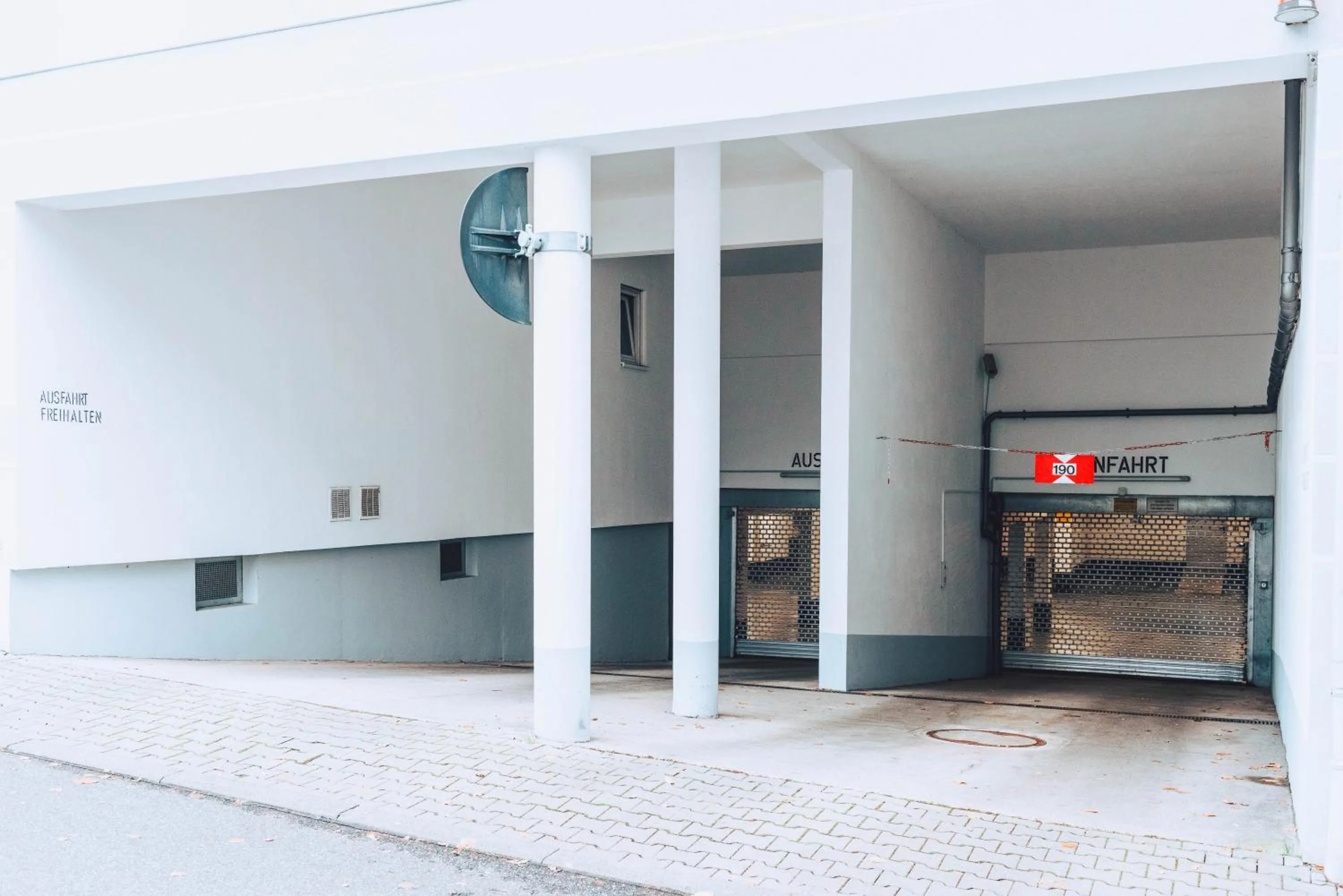 Parking in Hotel Villa Klemm - Wiesbaden City