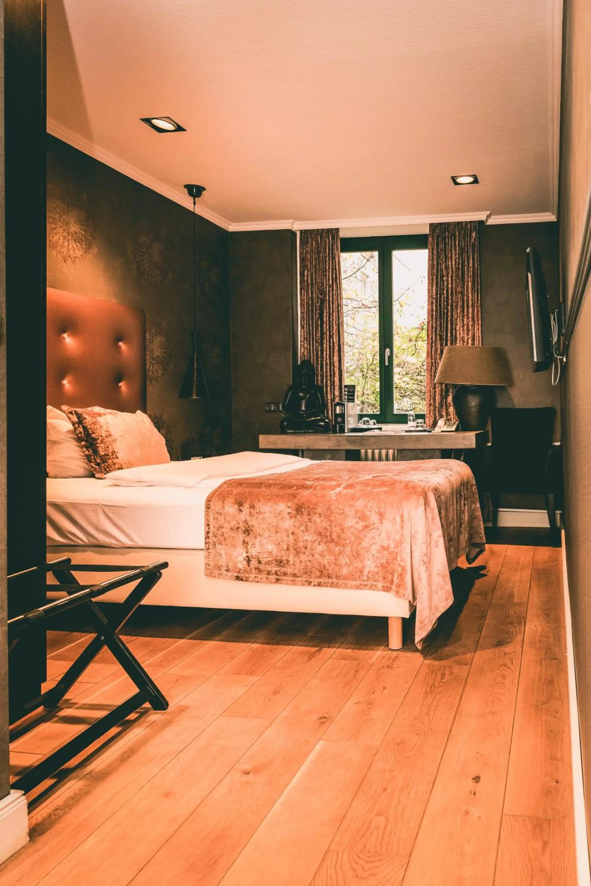 Bed in Hotel Villa Klemm - Wiesbaden City