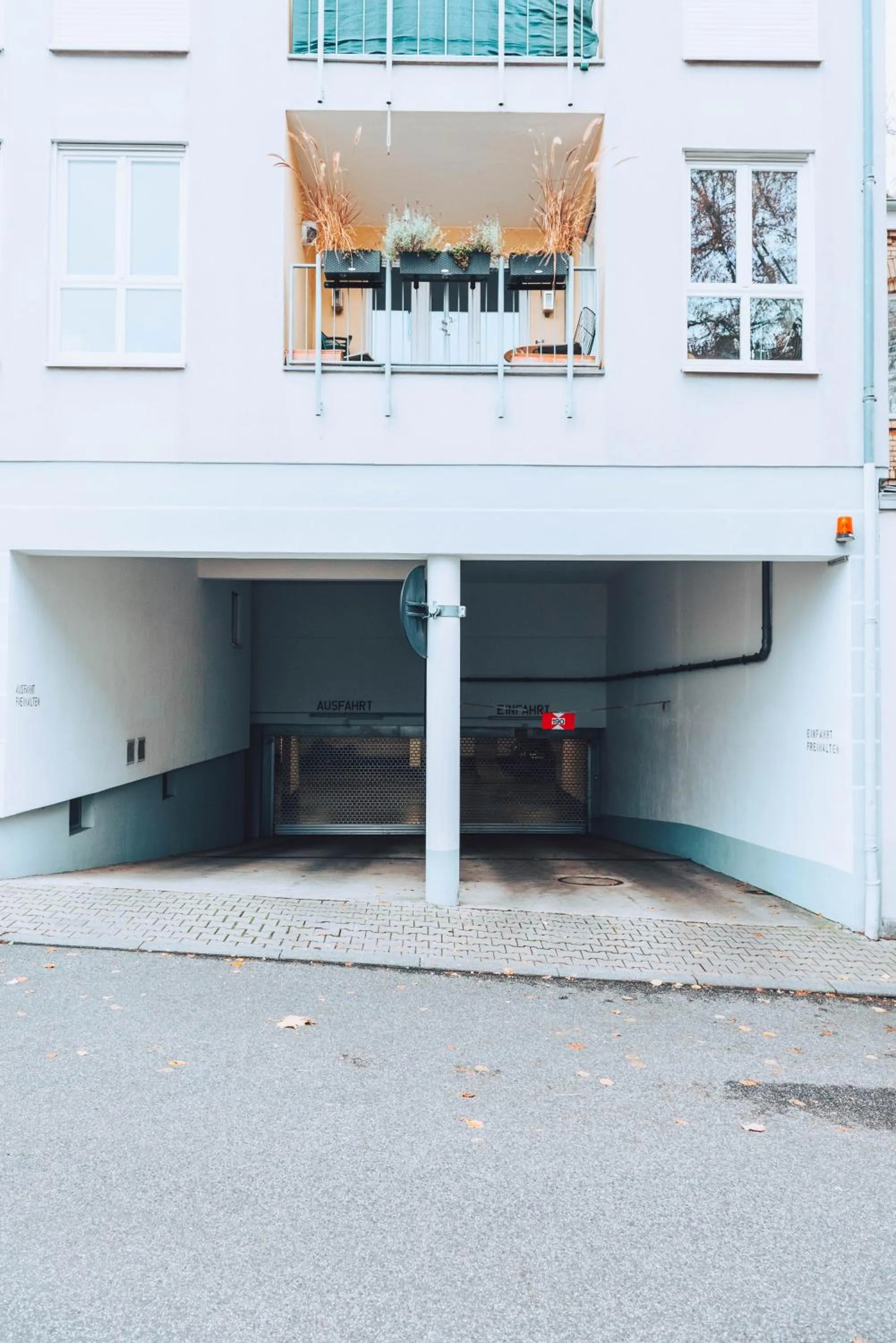 Parking in Hotel Villa Klemm - Wiesbaden City