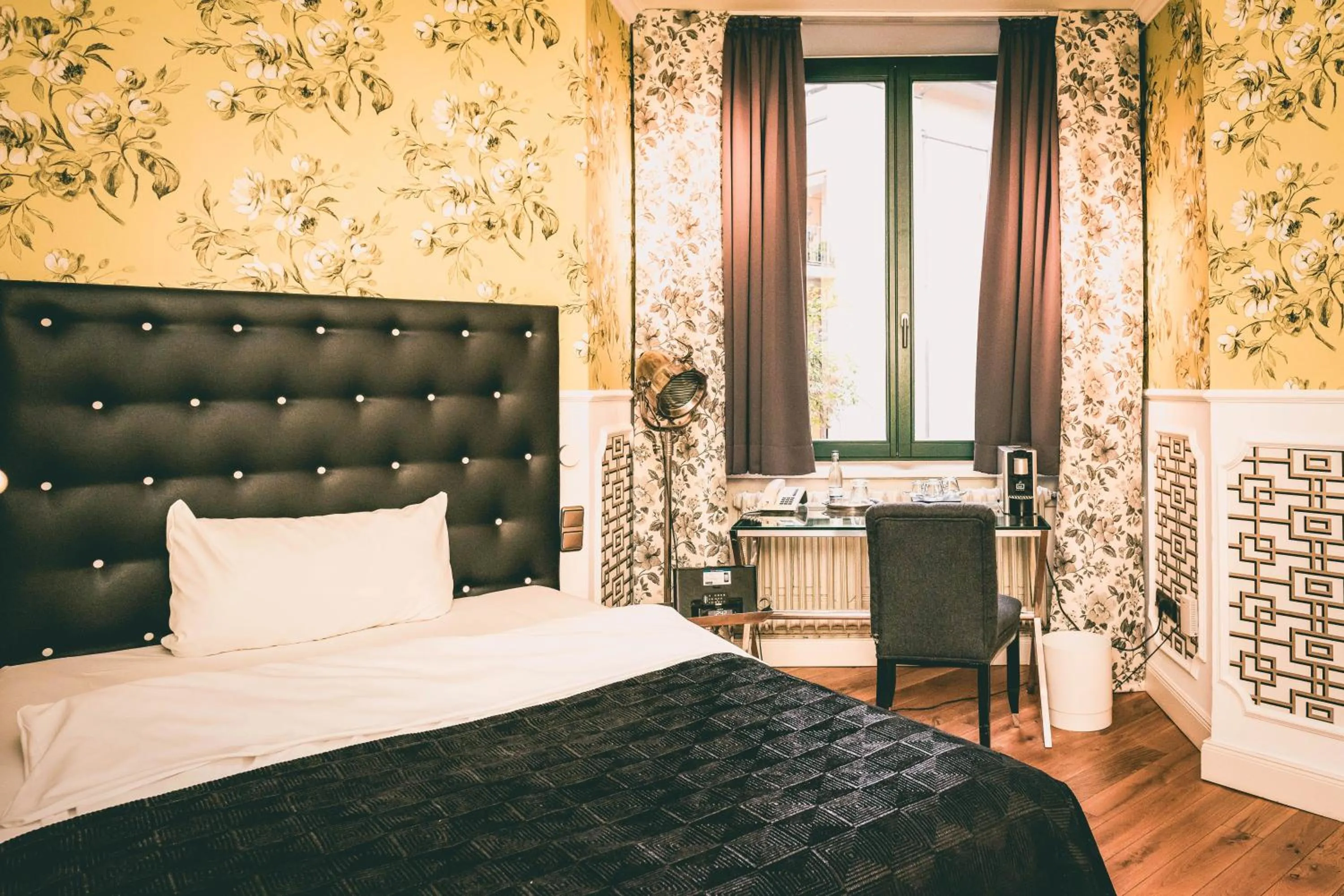 Photo of the whole room, Bed in Hotel Villa Klemm - Wiesbaden City