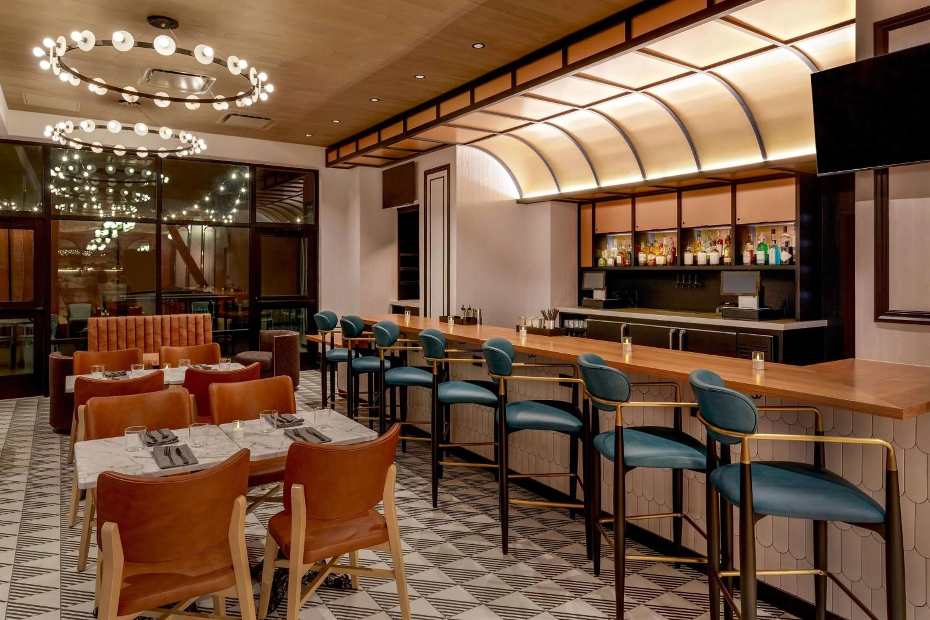 Restaurant/places to eat in Pennyweight Hotel Boston, Curio Collection by Hilton