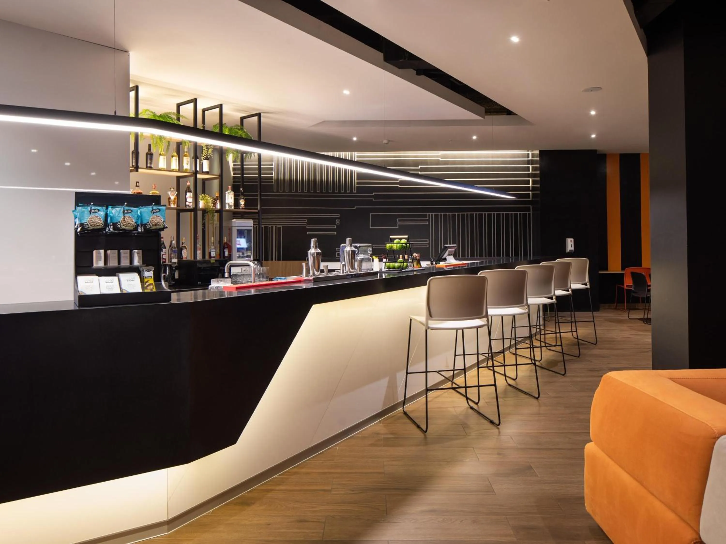Lounge or bar in ibis Santa Cruz de la Sierra