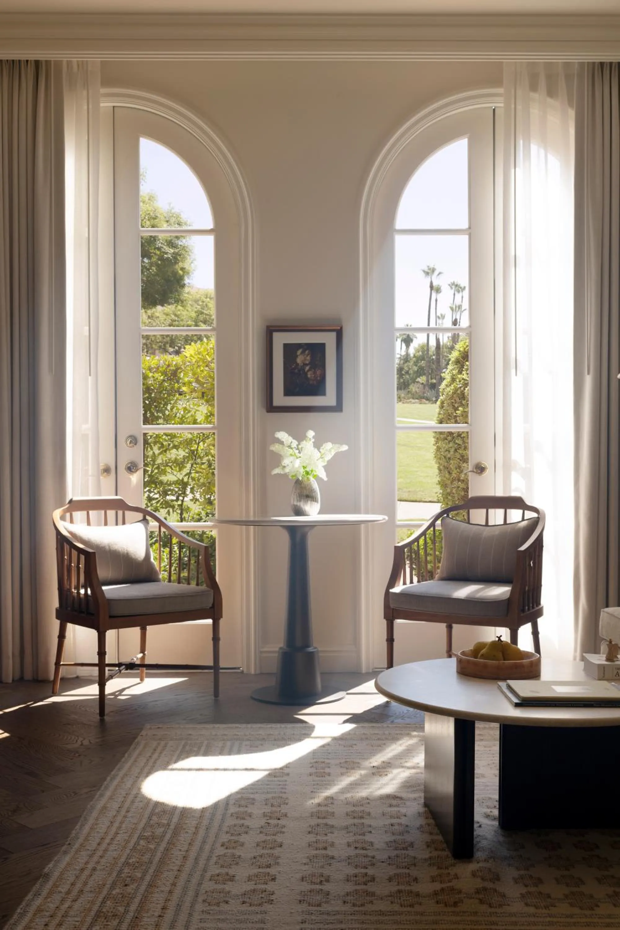Living room in The Langham Huntington, Pasadena