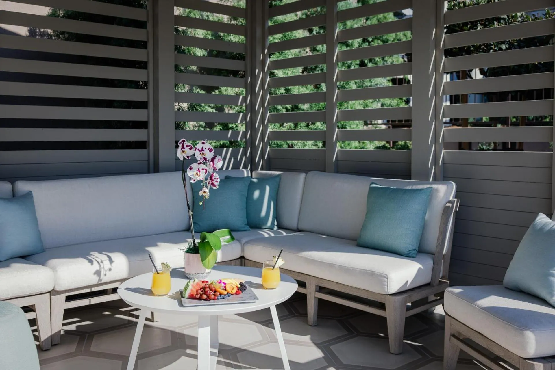 Swimming pool in The Langham Huntington, Pasadena