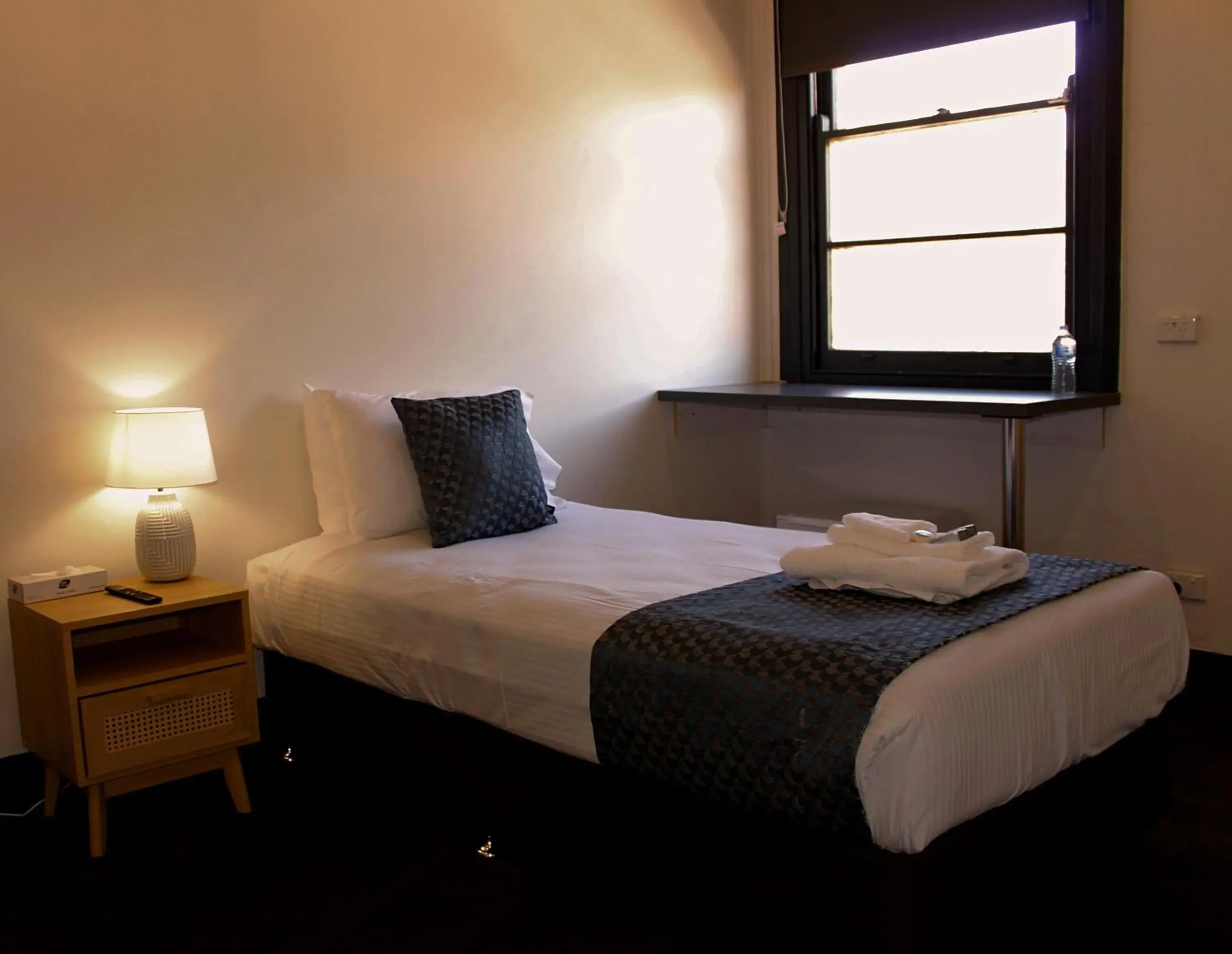 Single Room - single occupancy in Romano's Hotel & Suites Wagga Wagga Single Room - single occupancy in Romano's Hotel & Suites Wagga Wagga