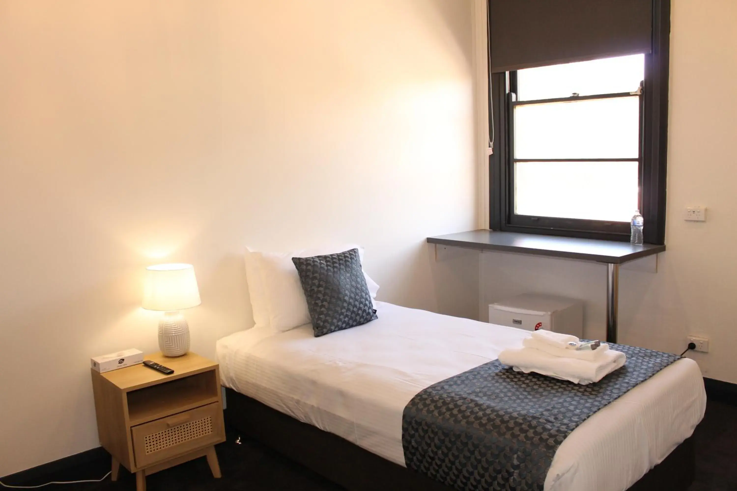 Single Room with Private Bathroom - single occupancy in Romano's Hotel & Suites Wagga Wagga Single Room with Private Bathroom - single occupancy in Romano's Hotel & Suites Wagga Wagga