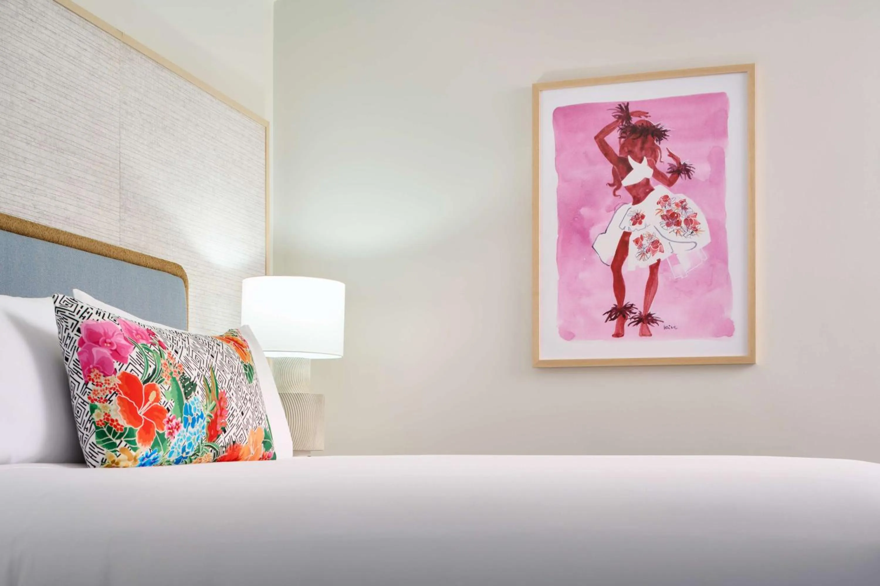 Bedroom, Bed in OUTRIGGER Kāʻanapali Beach Resort