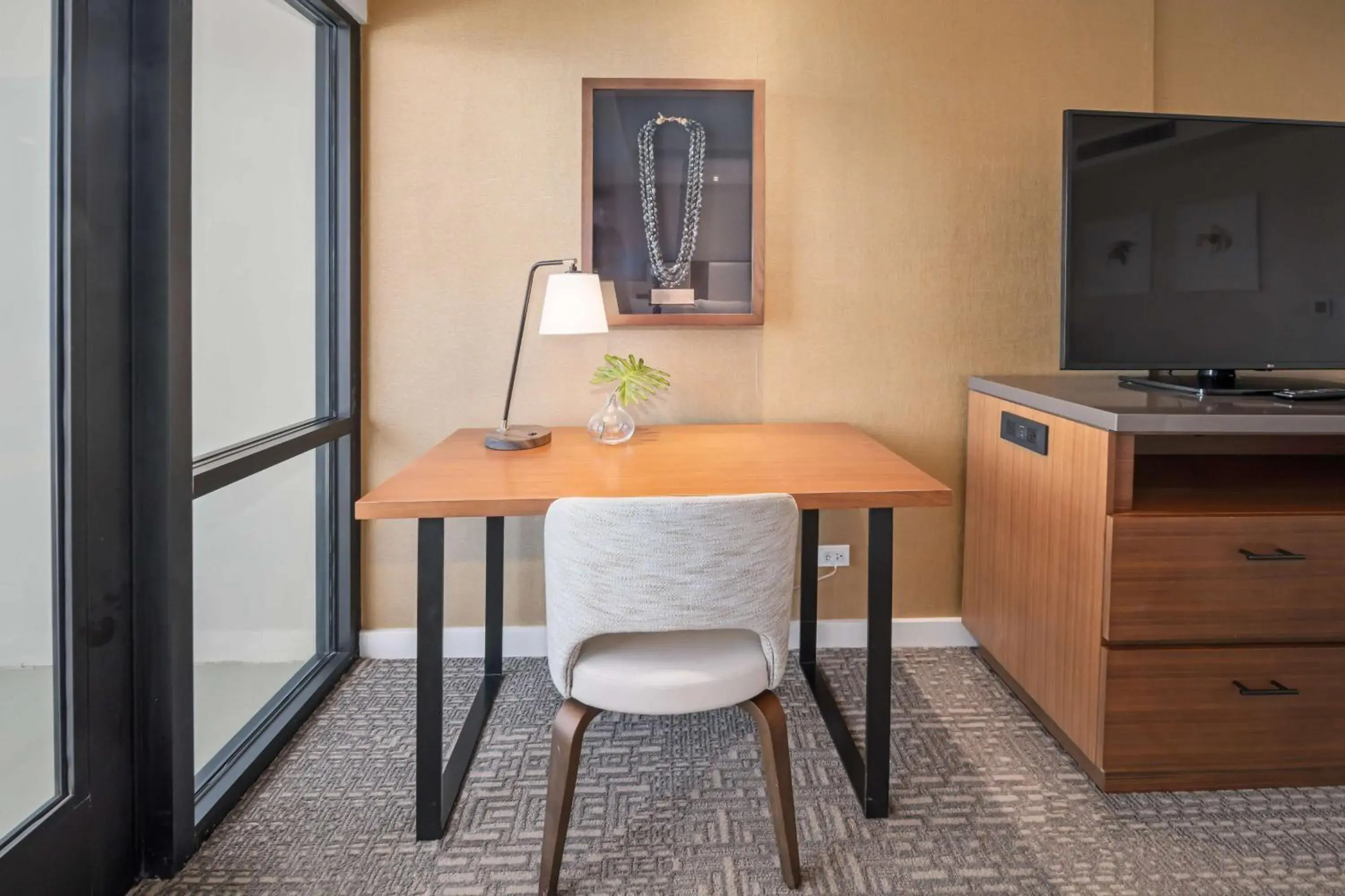 Accessible Premium Ocean View 1 King Bed in OUTRIGGER Kāʻanapali Beach Resort Accessible Premium Ocean View 1 King Bed in OUTRIGGER Kāʻanapali Beach Resort