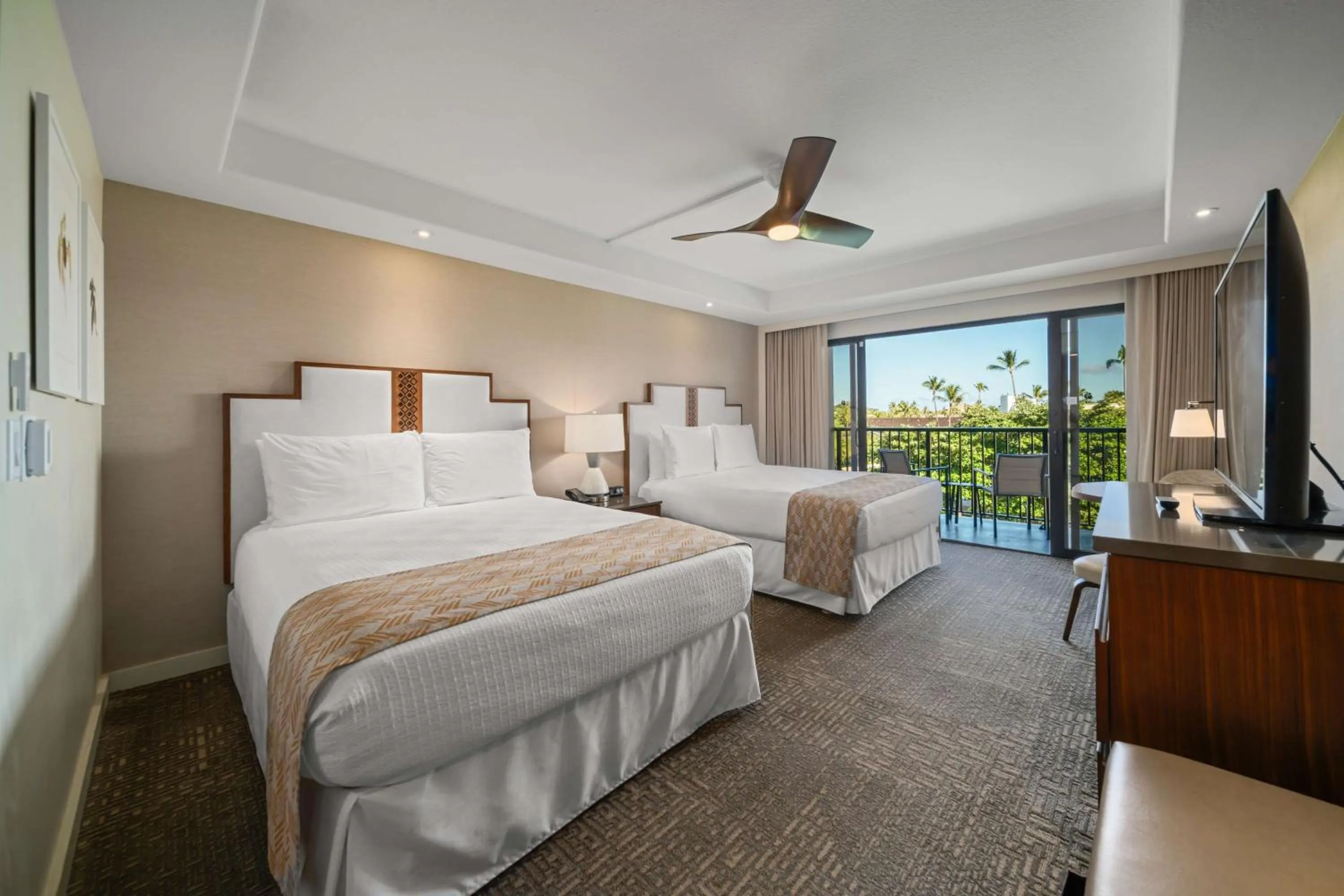 Bedroom, Bed in OUTRIGGER Kāʻanapali Beach Resort