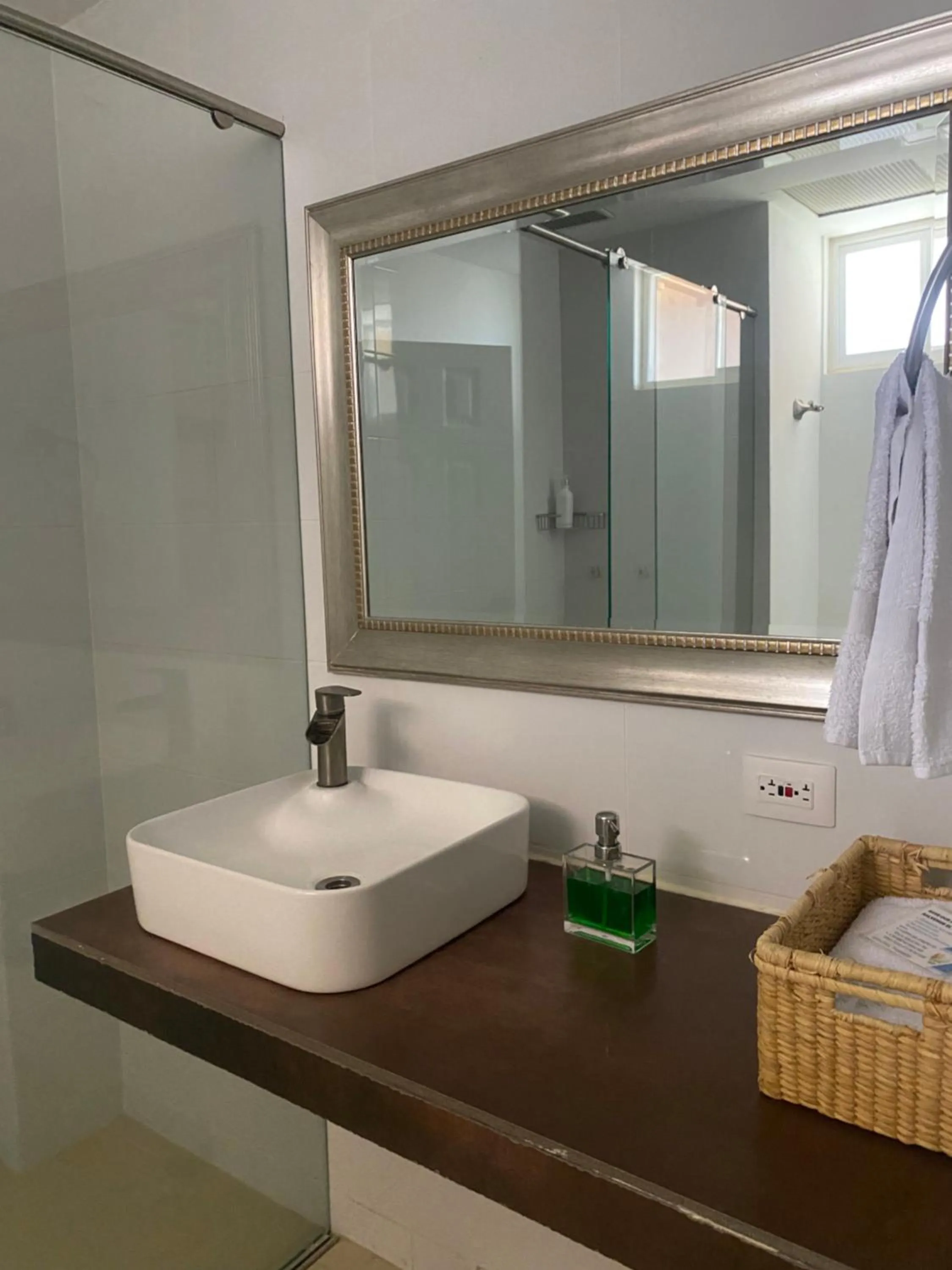 Bathroom in Villa Juana Hotel