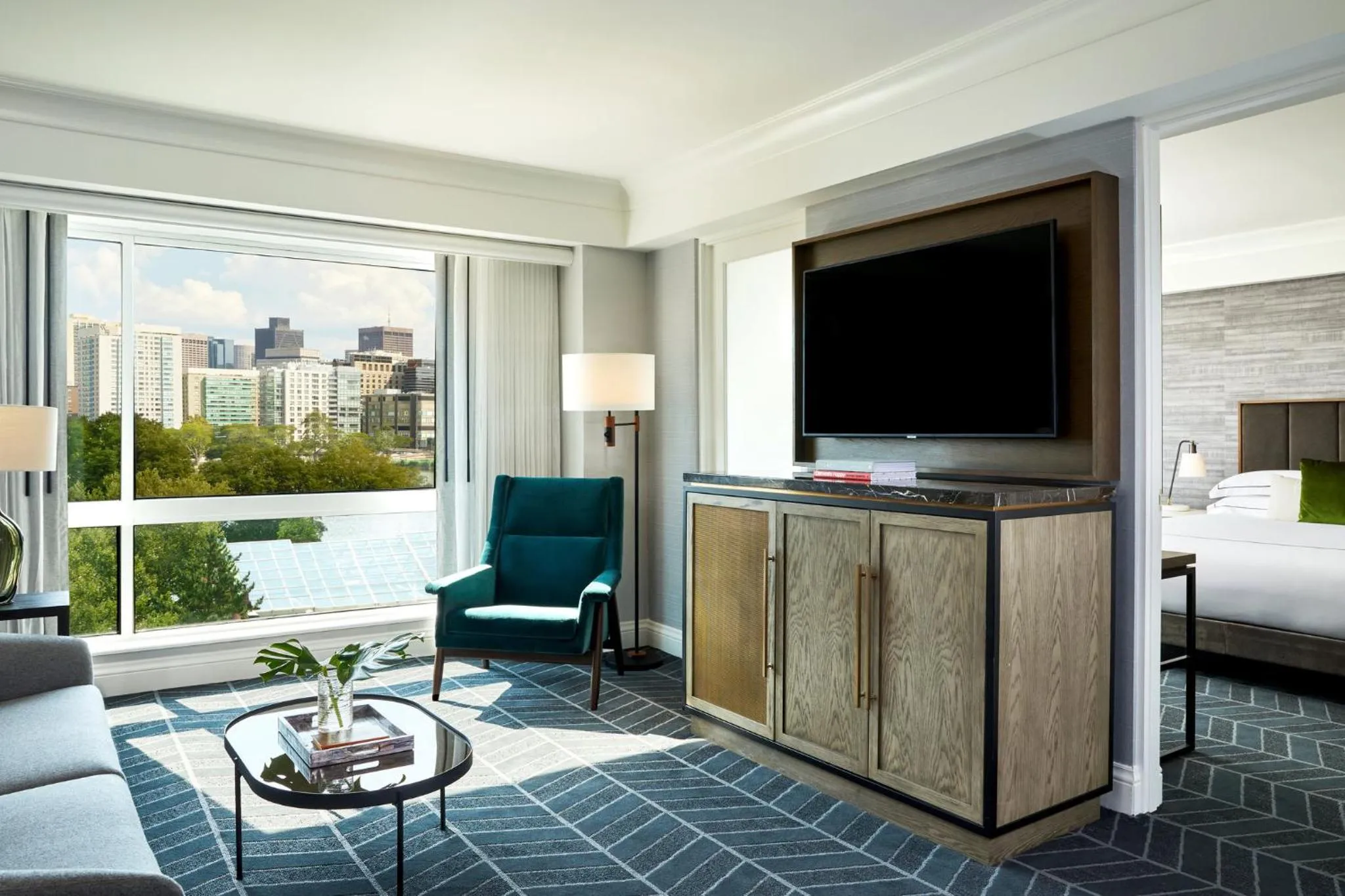 Photo of the whole room, Bed in Kimpton Marlowe by IHG