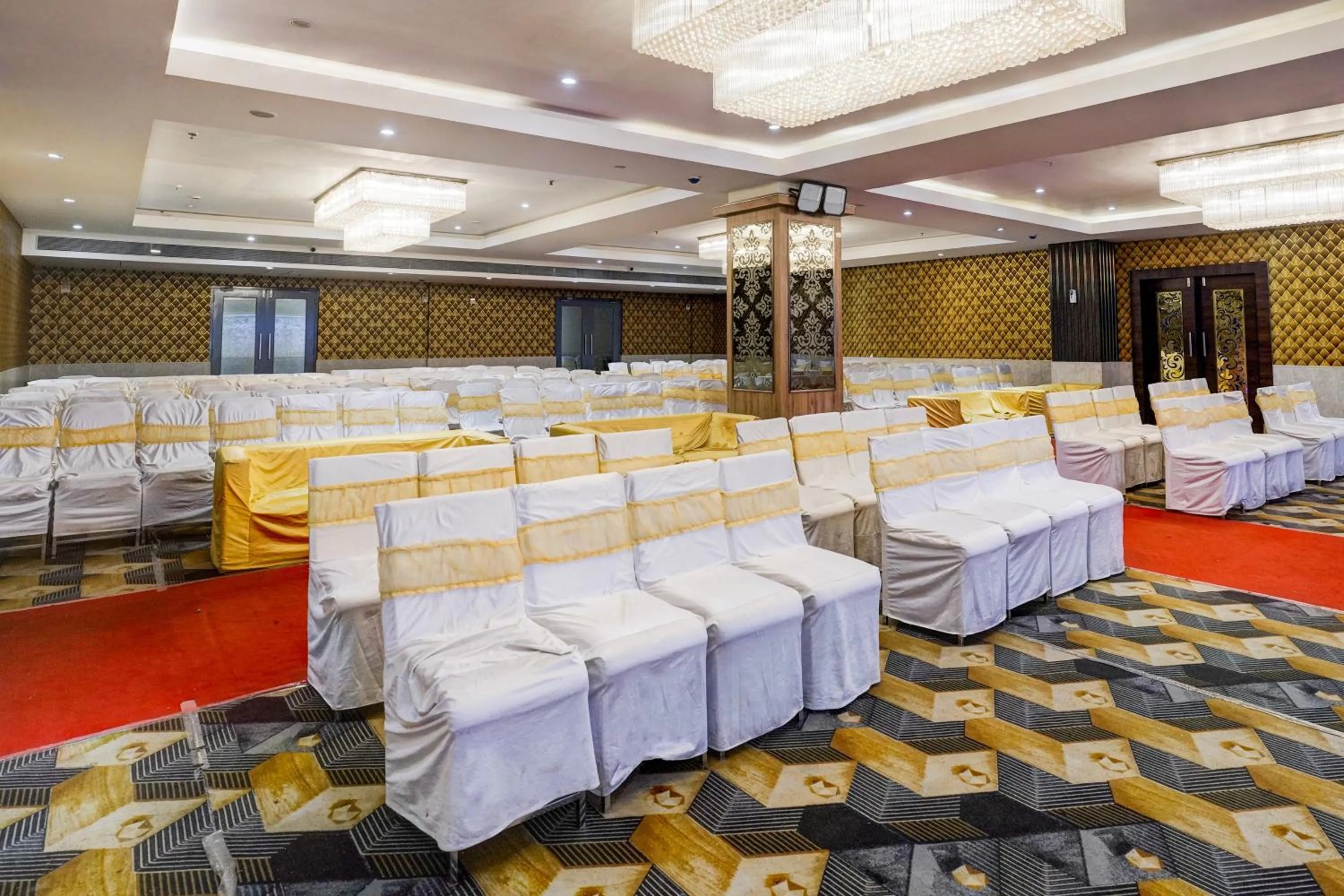 Other in Super Townhouse PBG Mall Vashi