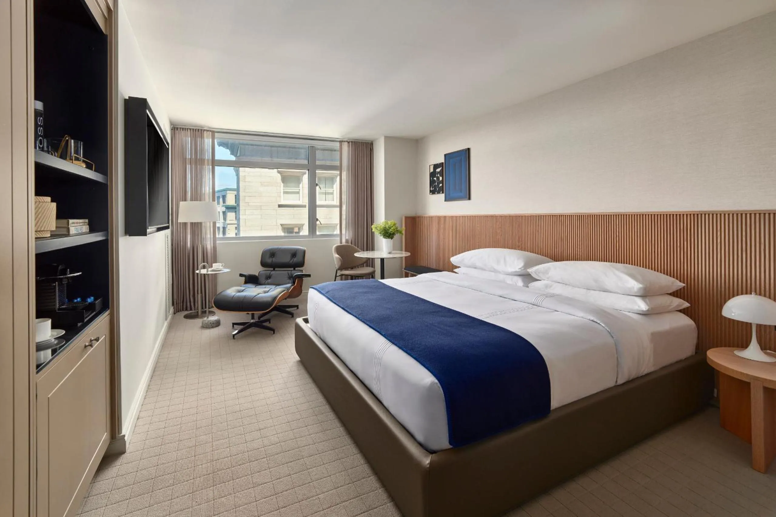 Bed in Hotel AKA Boston Common