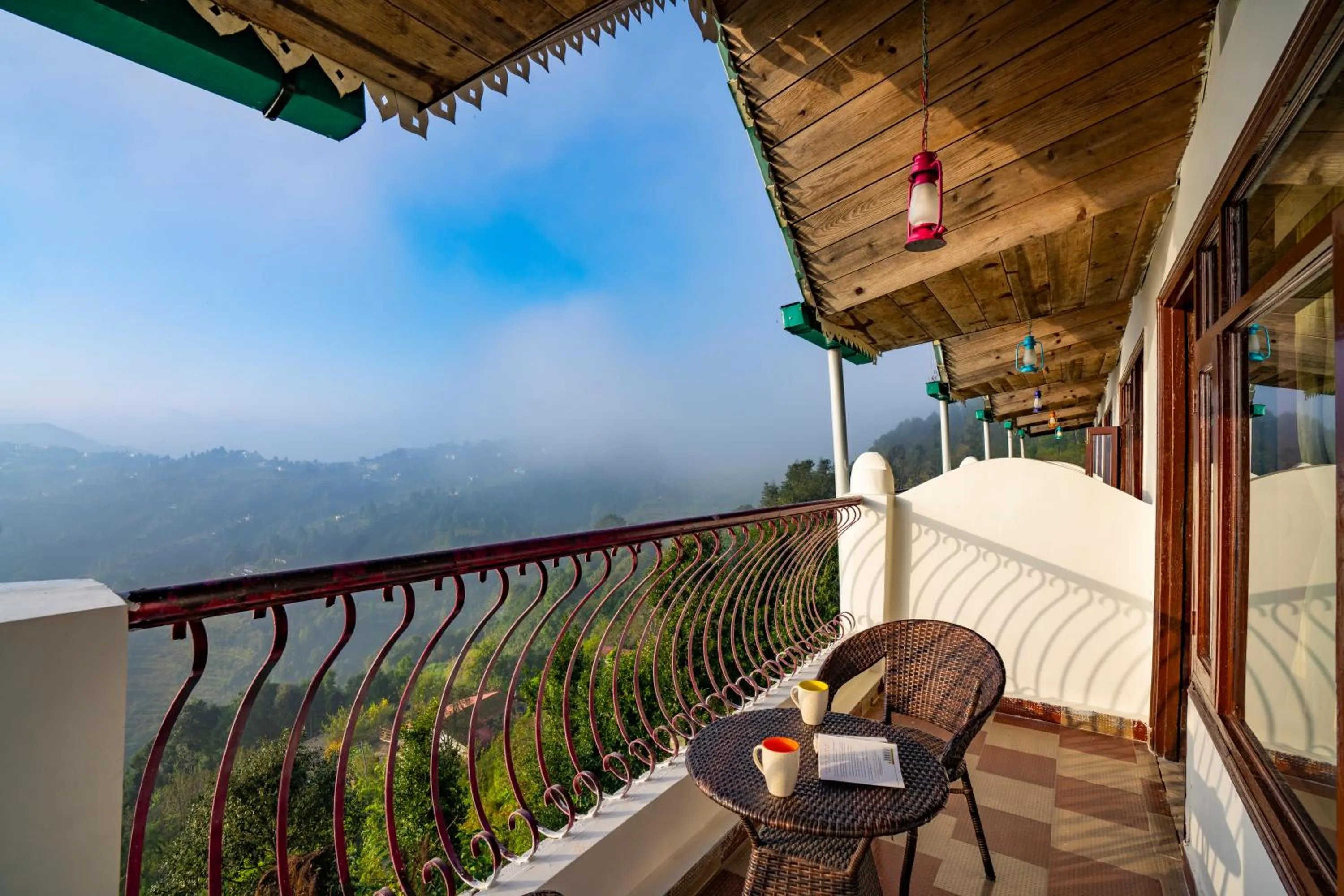 Bedroom in goSTOPS Mukteshwar - Private Rooms and Dorms