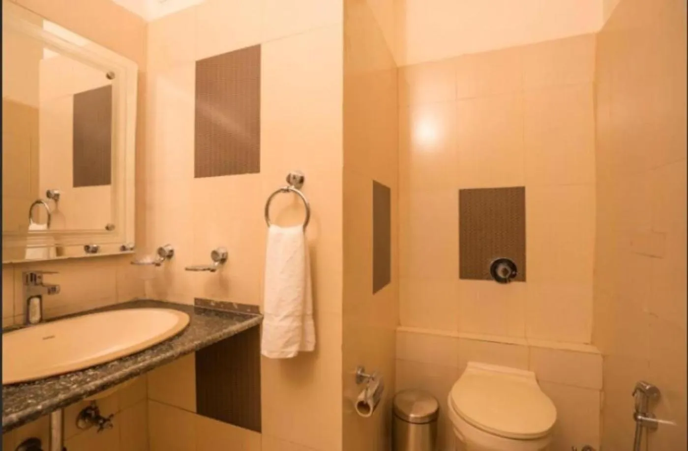 Bathroom in goSTOPS Mukteshwar - Private Rooms and Dorms
