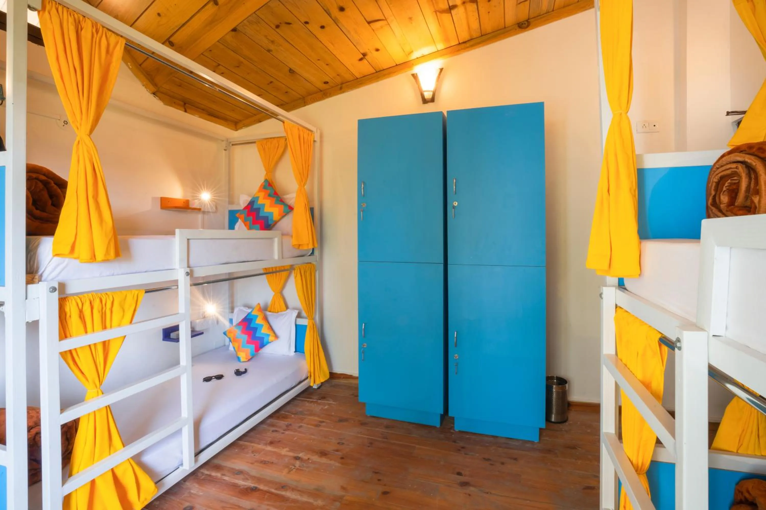 bunk bed, Bed in goSTOPS Mukteshwar - Private Rooms and Dorms