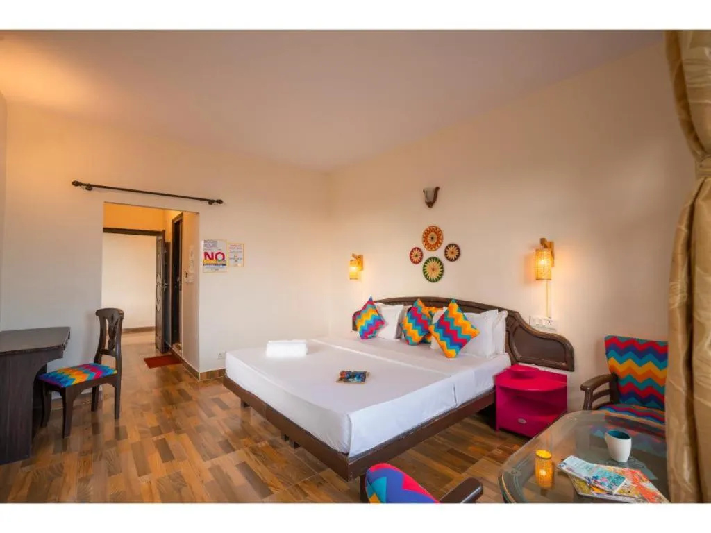 Deluxe Private Room with Ensuite Bathroom in goSTOPS Mukteshwar